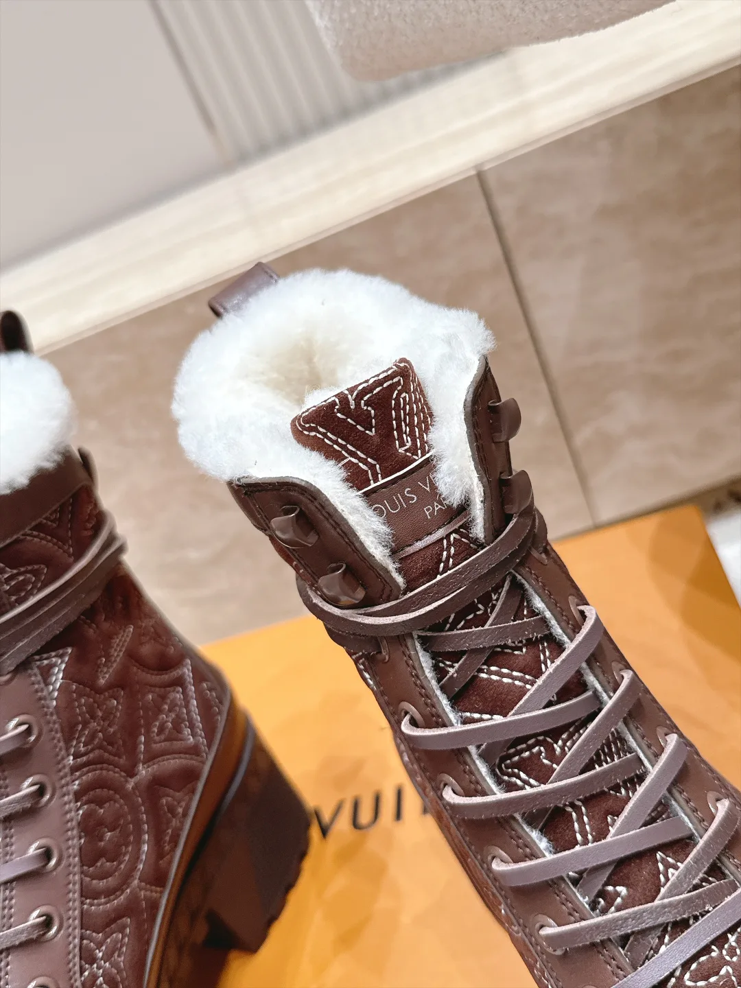 Ботинки Женские Louis Vuitton 18498030