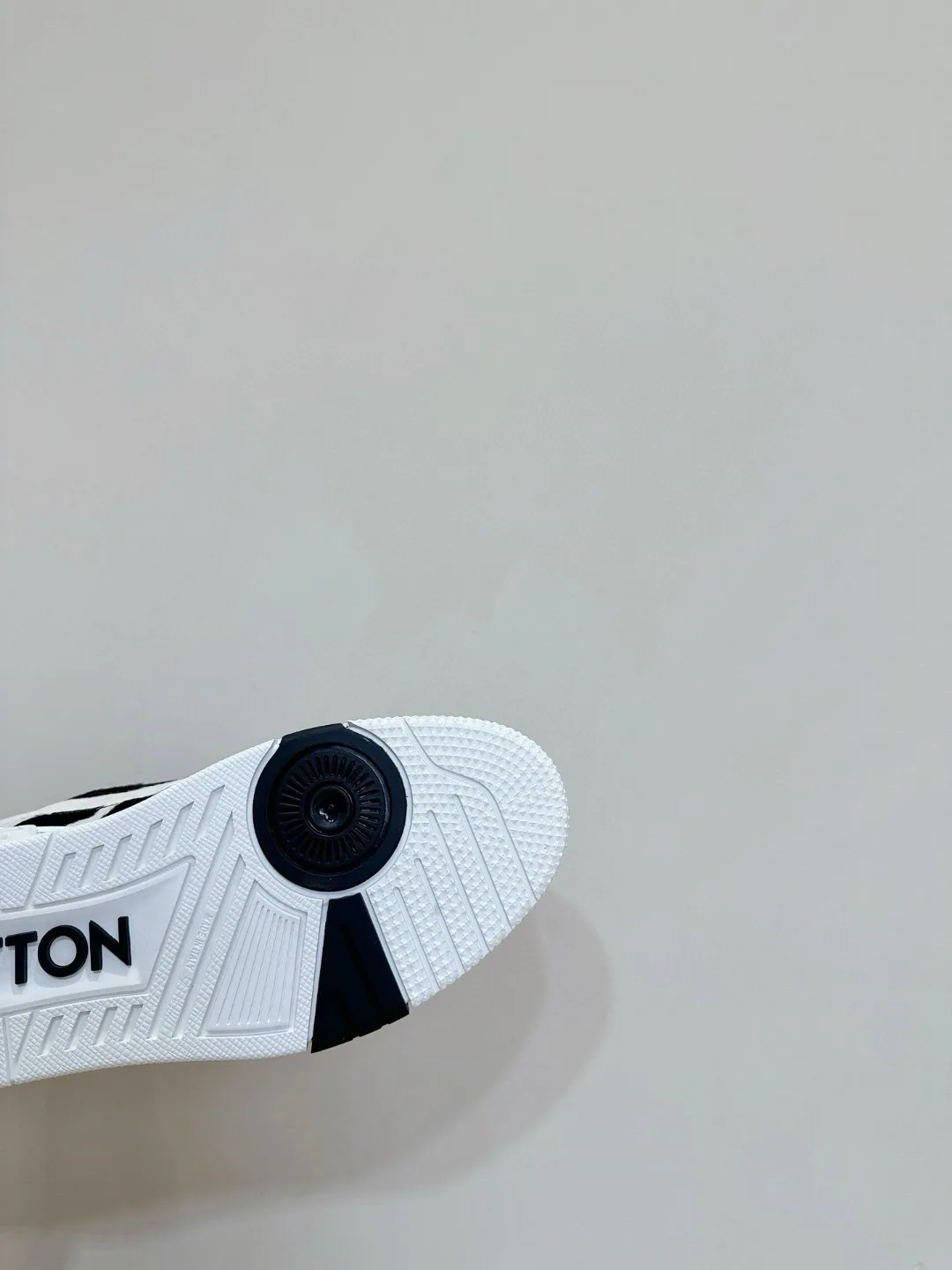 Кроссовки Женские Louis Vuitton 311293