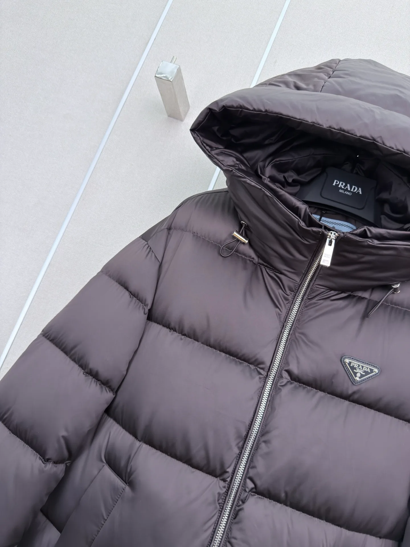 Куртки И Пуховики Женские Prada 18600979