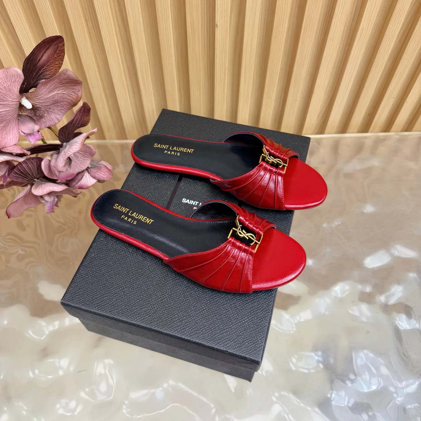 Шлепанцы Женские Saint Laurent 12684264