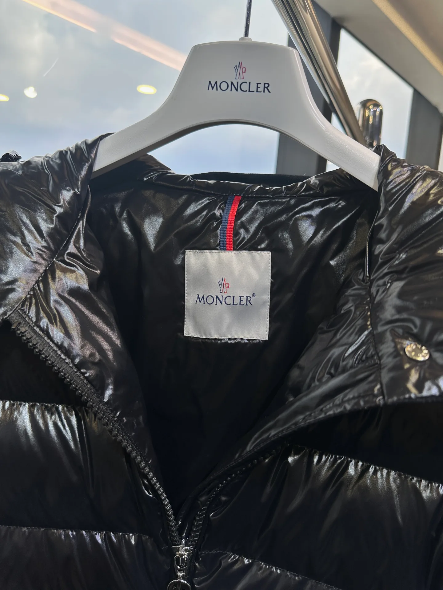 Куртки И Пуховики Женские Moncler 18508601