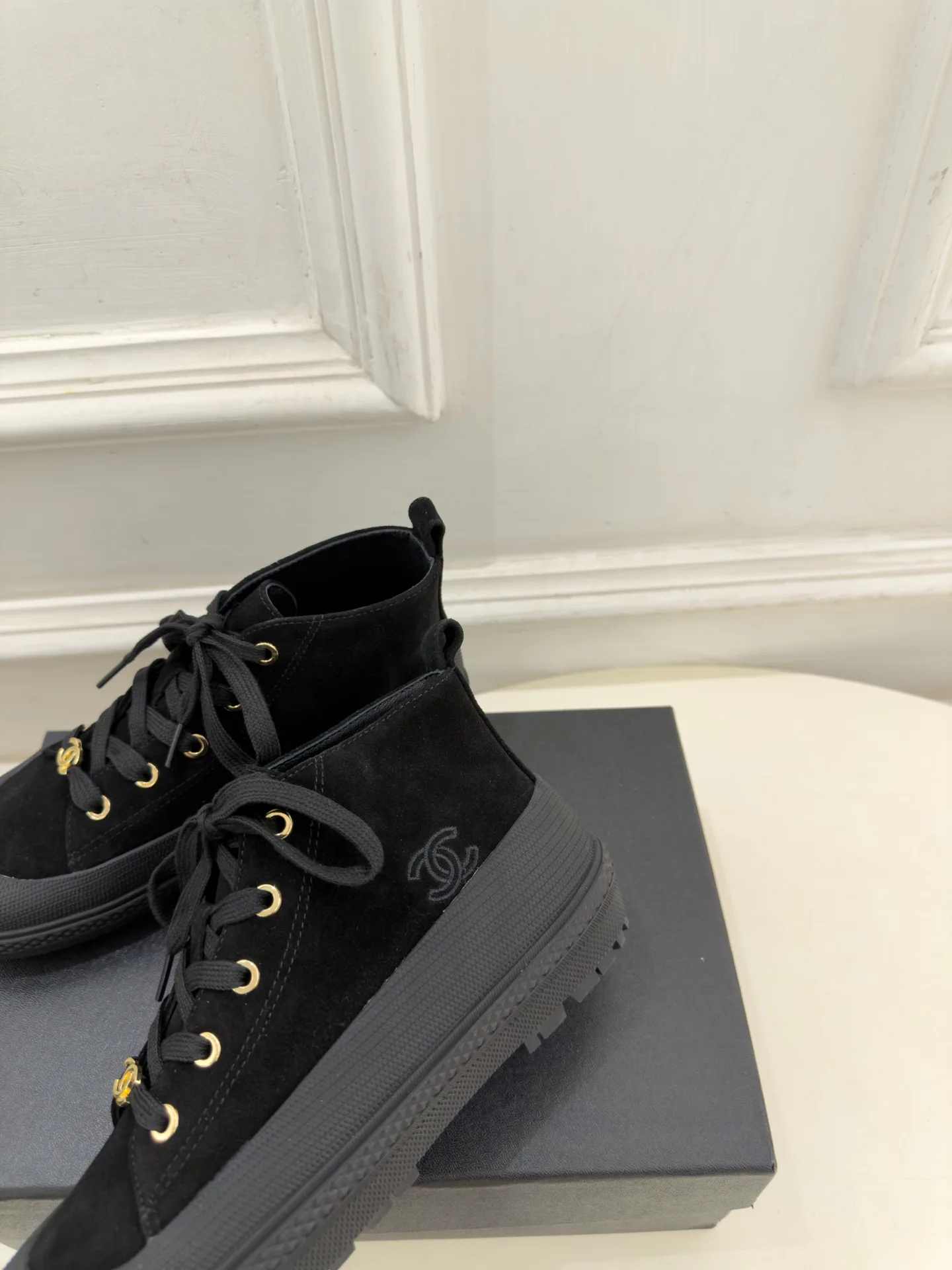 Кроссовки Женские Chanel 18346897
