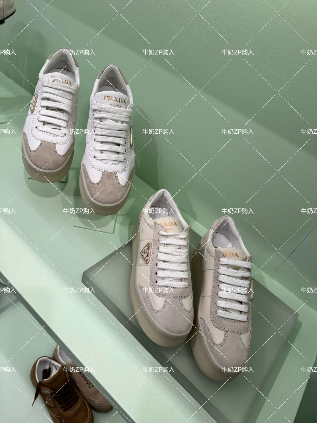 Кроссовки Женские Prada 10040