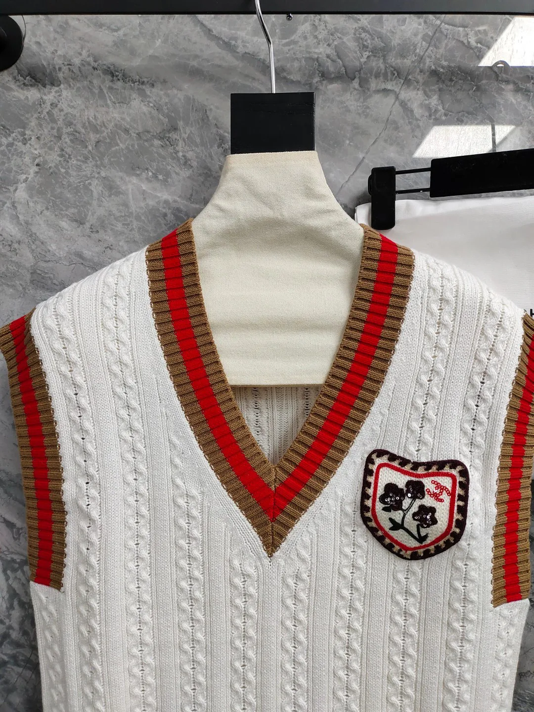 Жилеты Женские Chanel 9859183