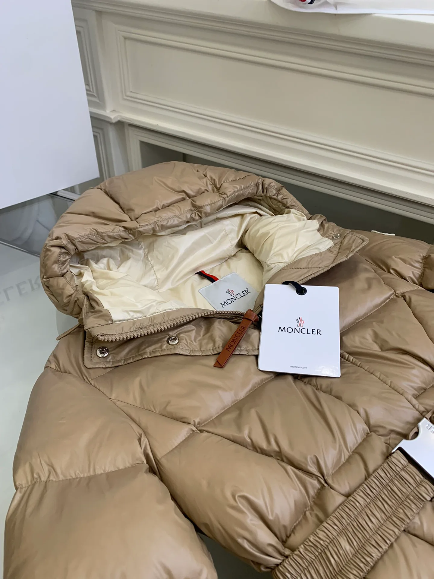 Куртки И Пуховики Женские Moncler 18240673