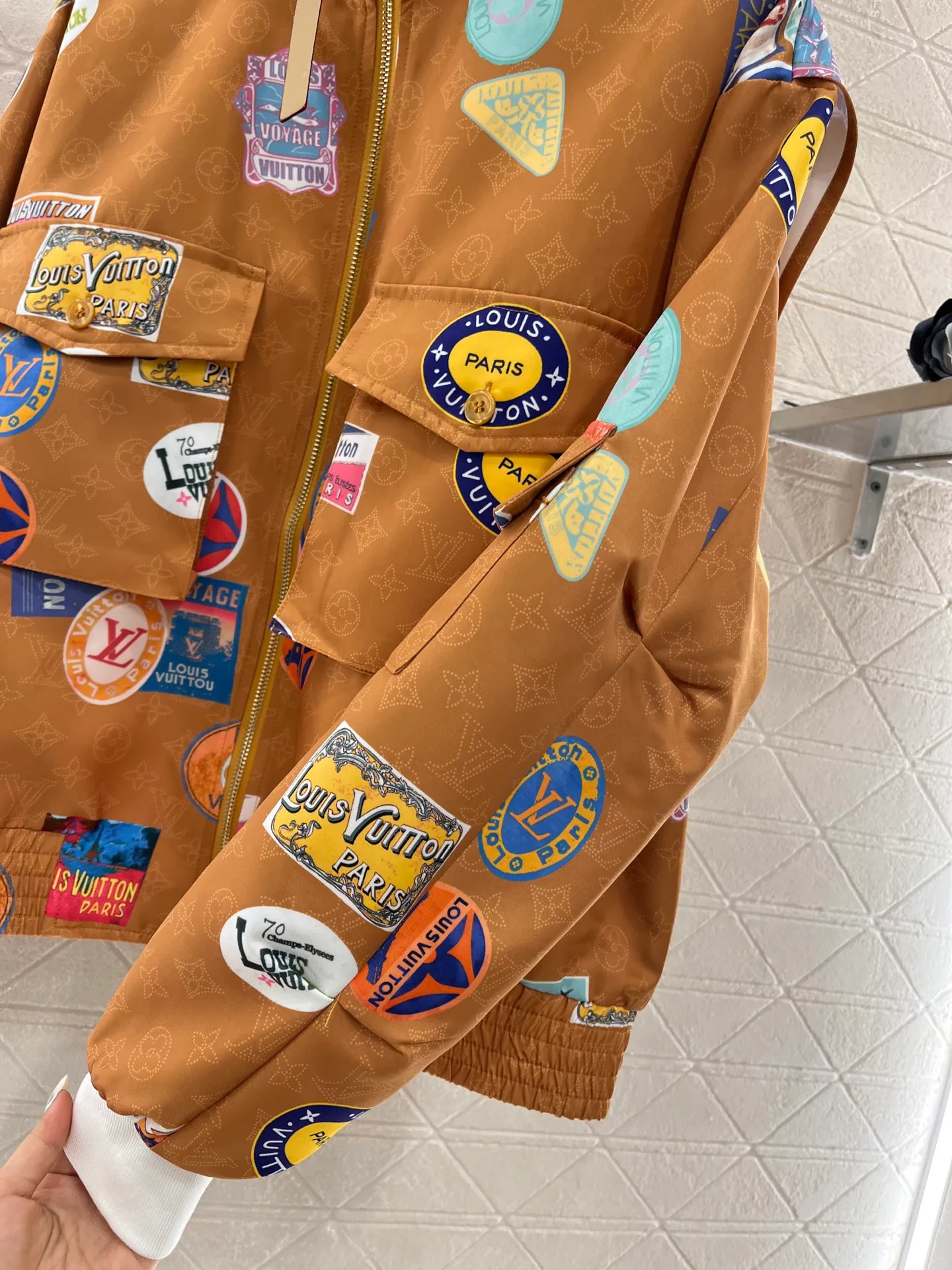 Куртки И Пуховики Женские Louis Vuitton 33197