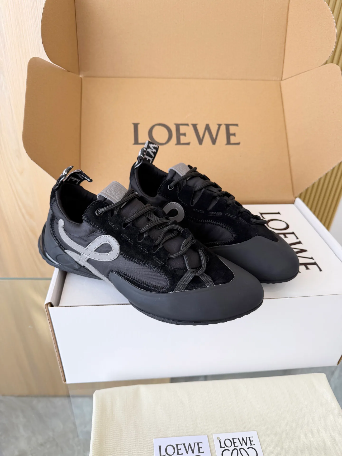 Кроссовки Женские Loewe 18637614