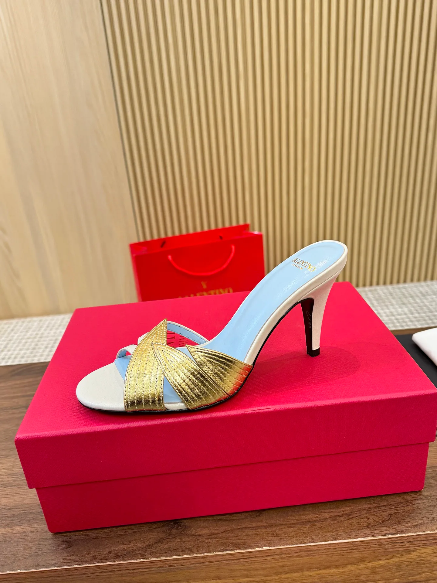 Босоножки Женские Valentino 9737240