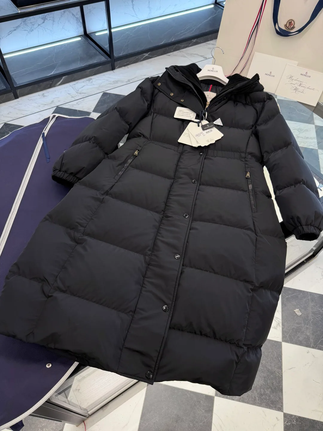 Куртки И Пуховики Женские Moncler 18946178