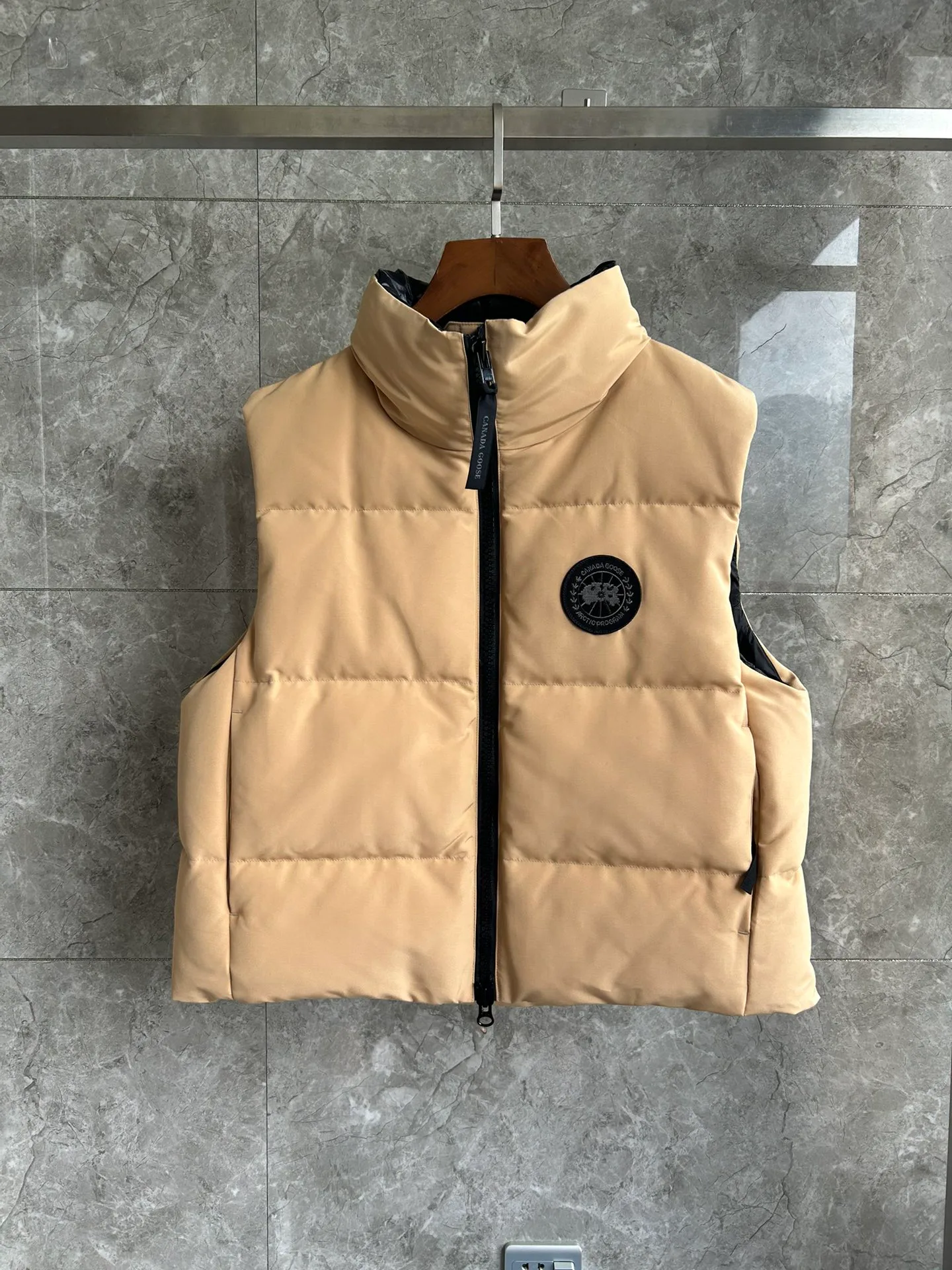 Жилеты Женские The North Face Жилеты Женские The North Face