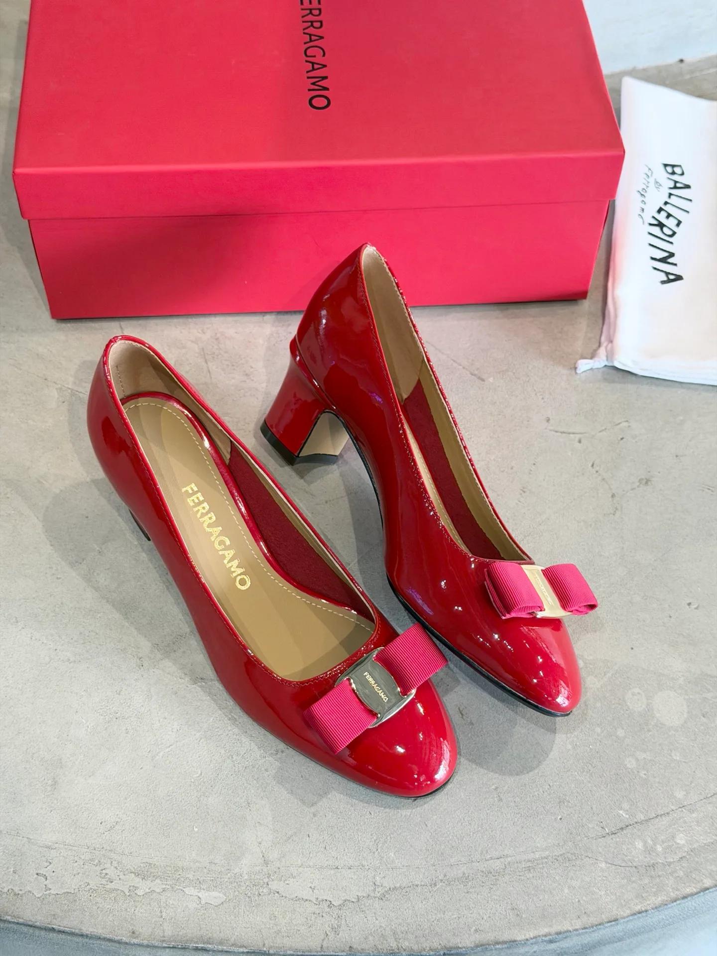 Туфли Женские Salvatore Ferragamo 11703598