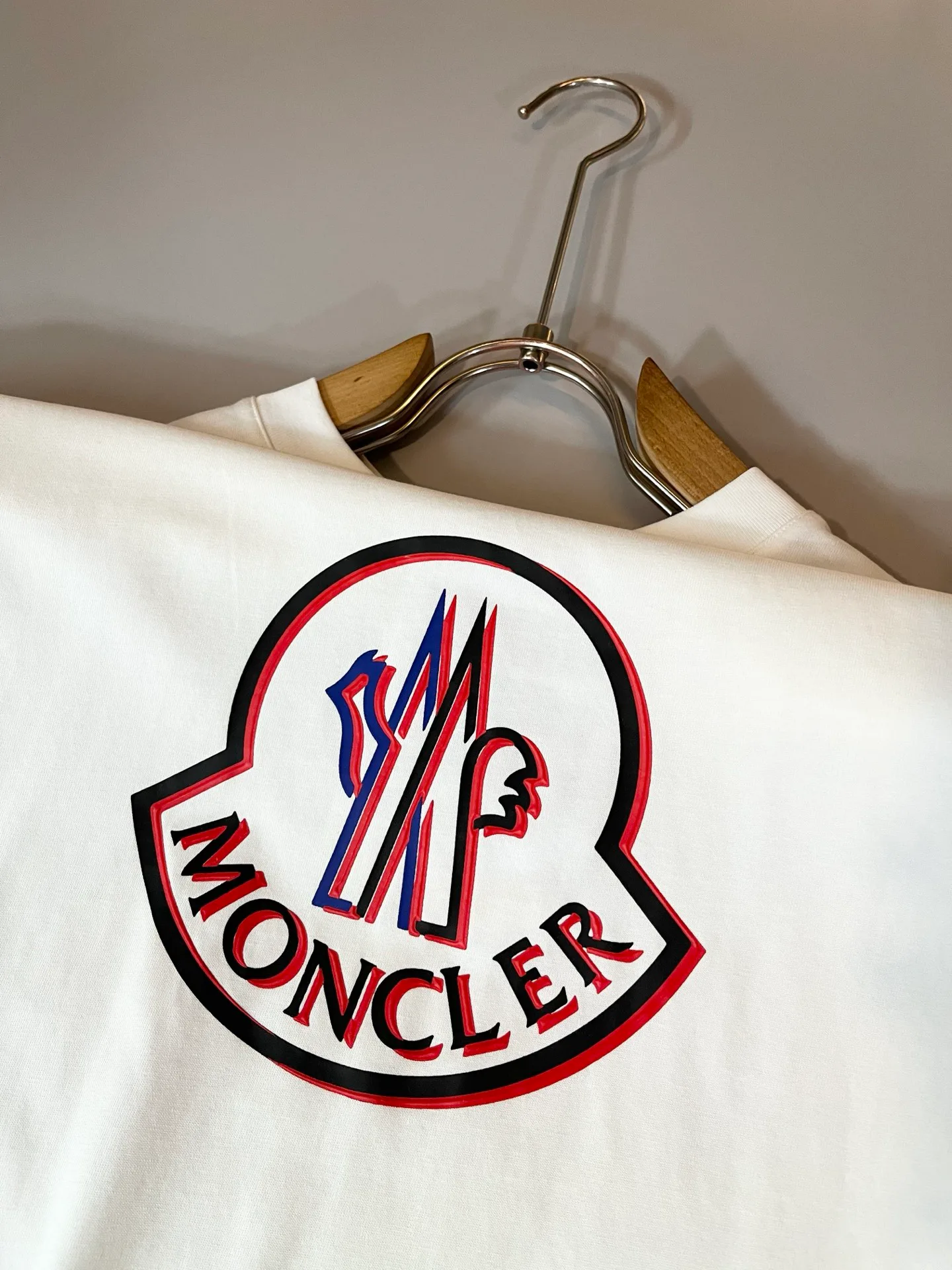 Футболки Женские Moncler 10242304