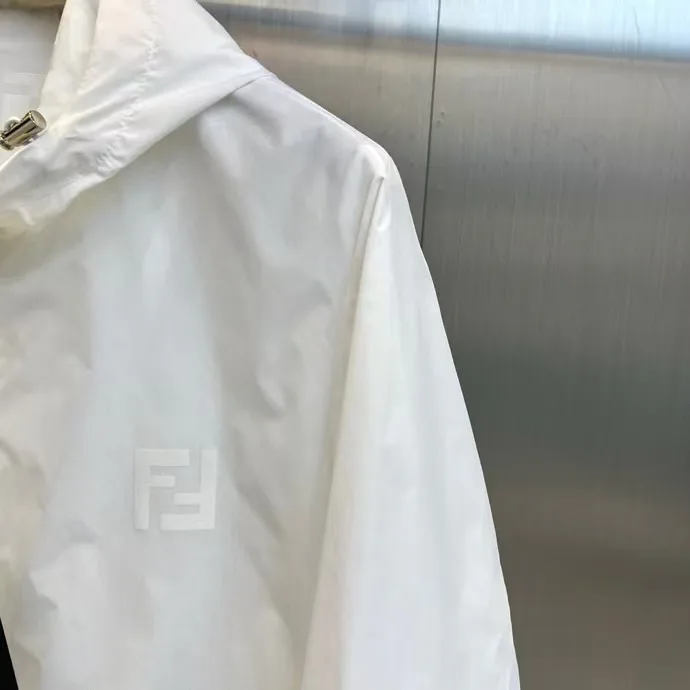 Куртки И Пуховики Женские Fendi 558482