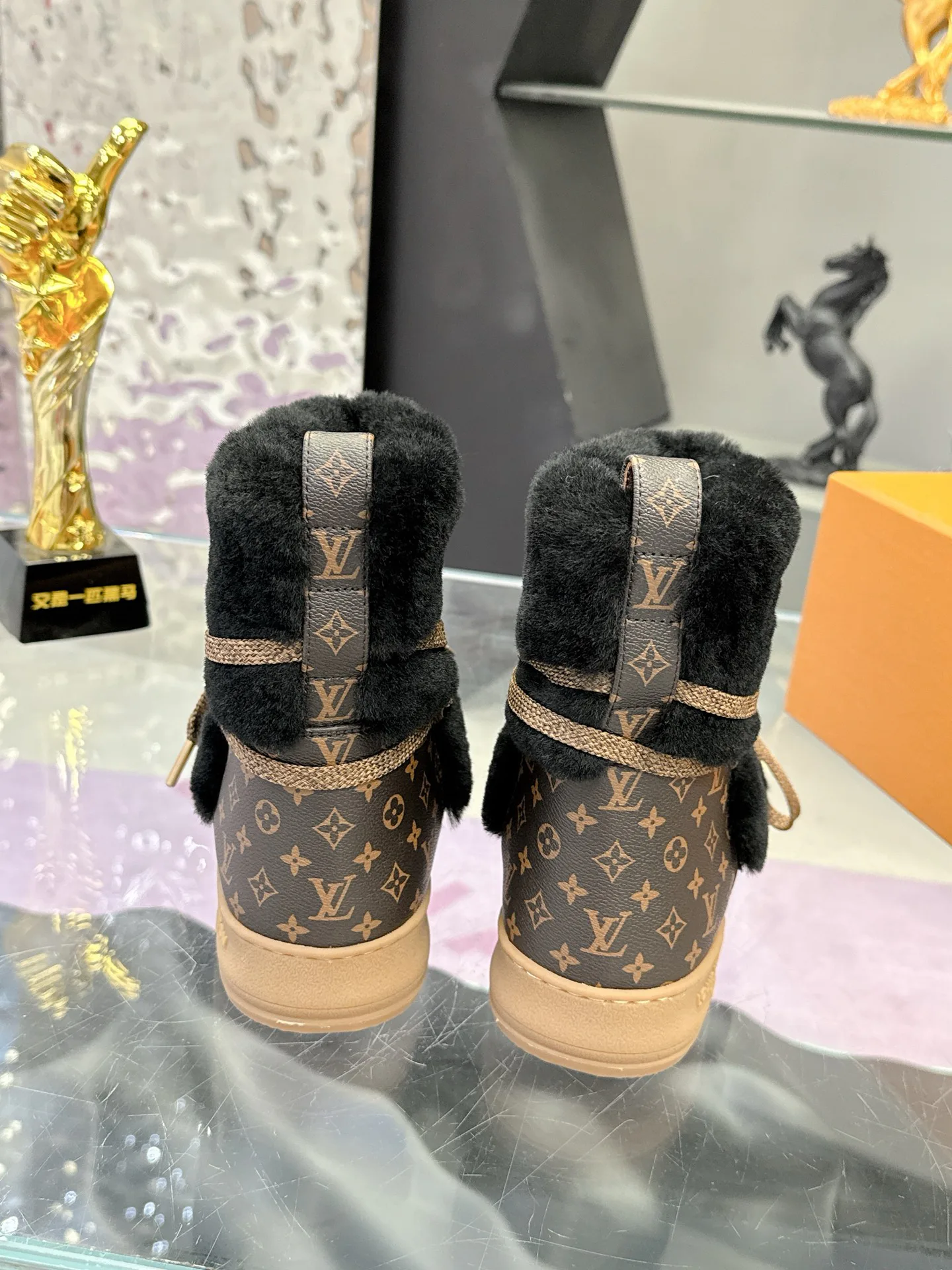 Угги Женские Louis Vuitton 379409
