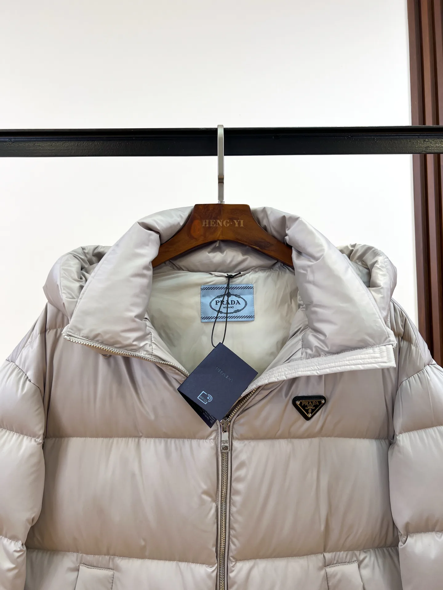Куртки И Пуховики Женские Prada 18820427