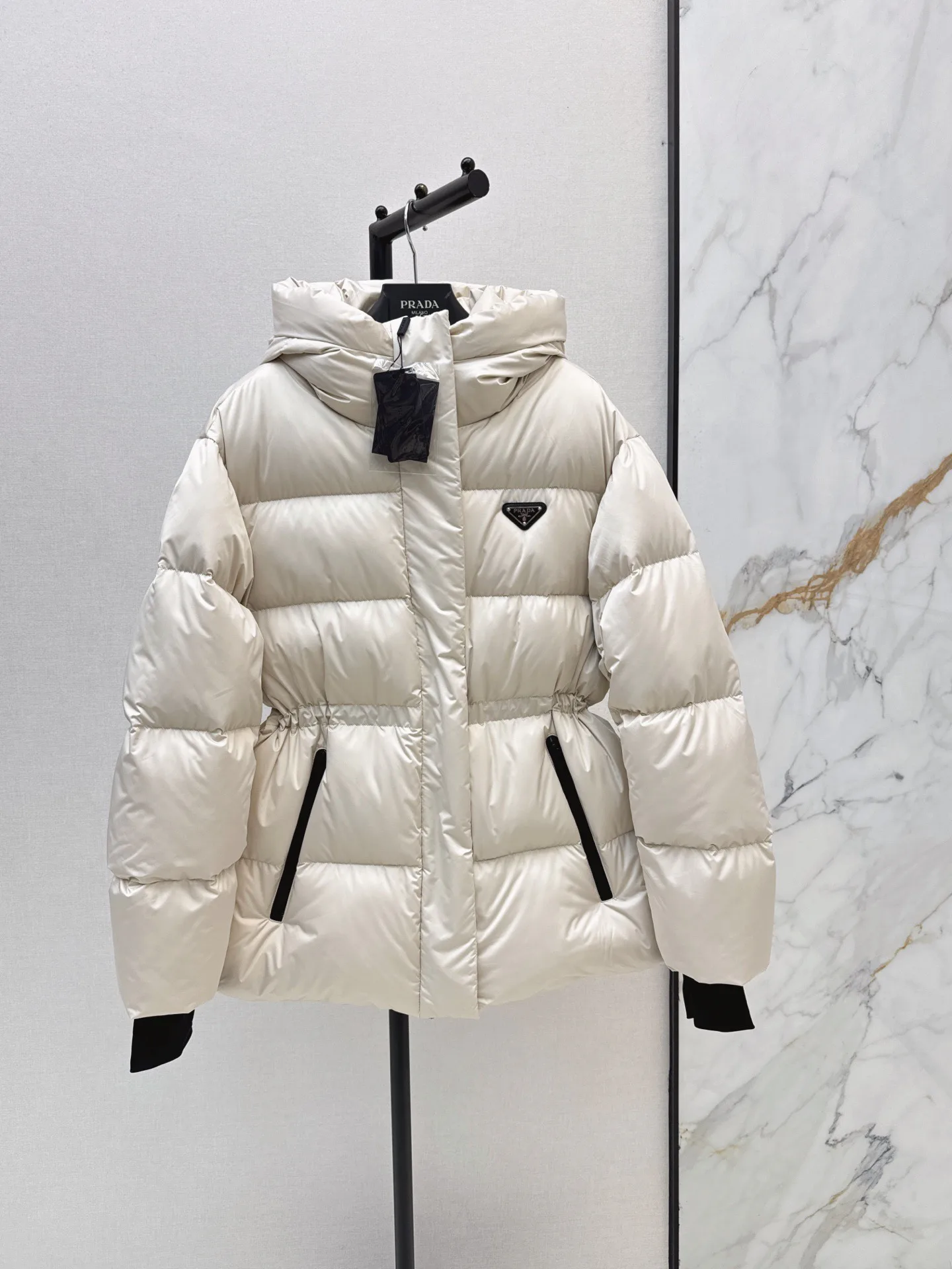 Куртки И Пуховики Женские Prada 18814808