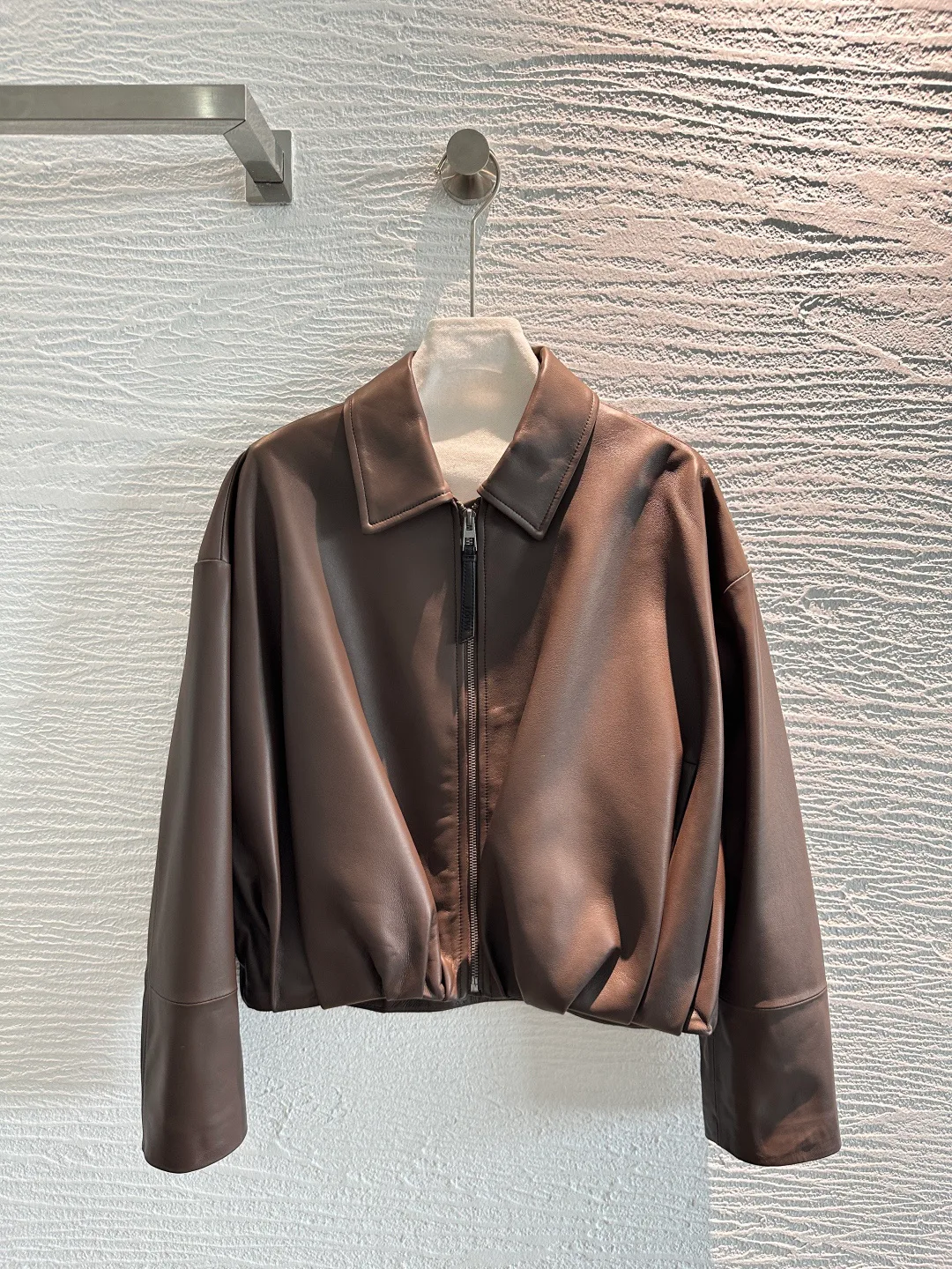 Кожаные Куртки И Дублёнки Женские Loewe 17474189