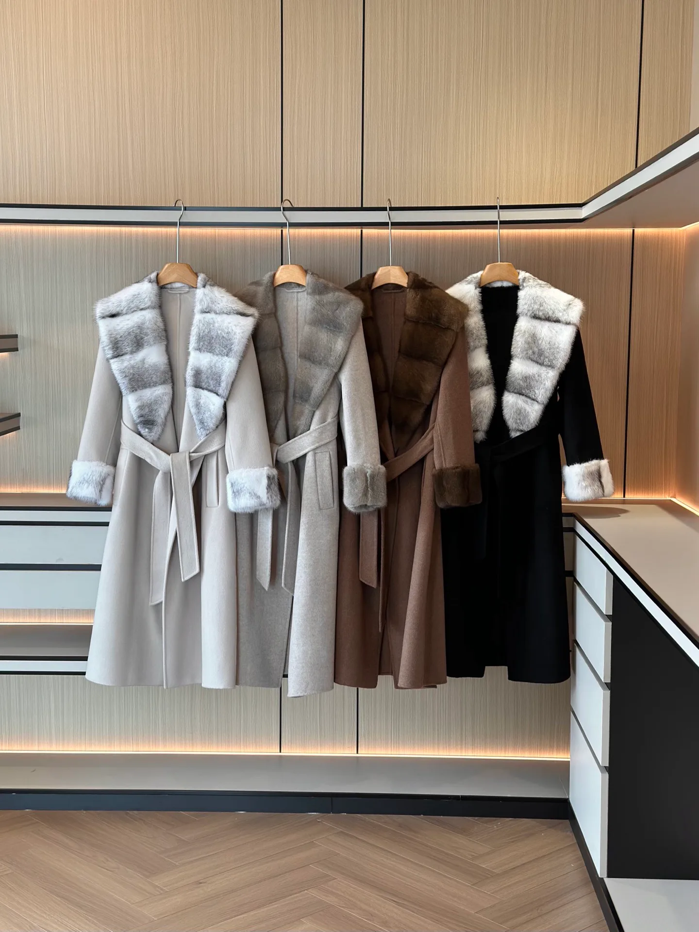 Пальто Женские Loro Piana 18597230
