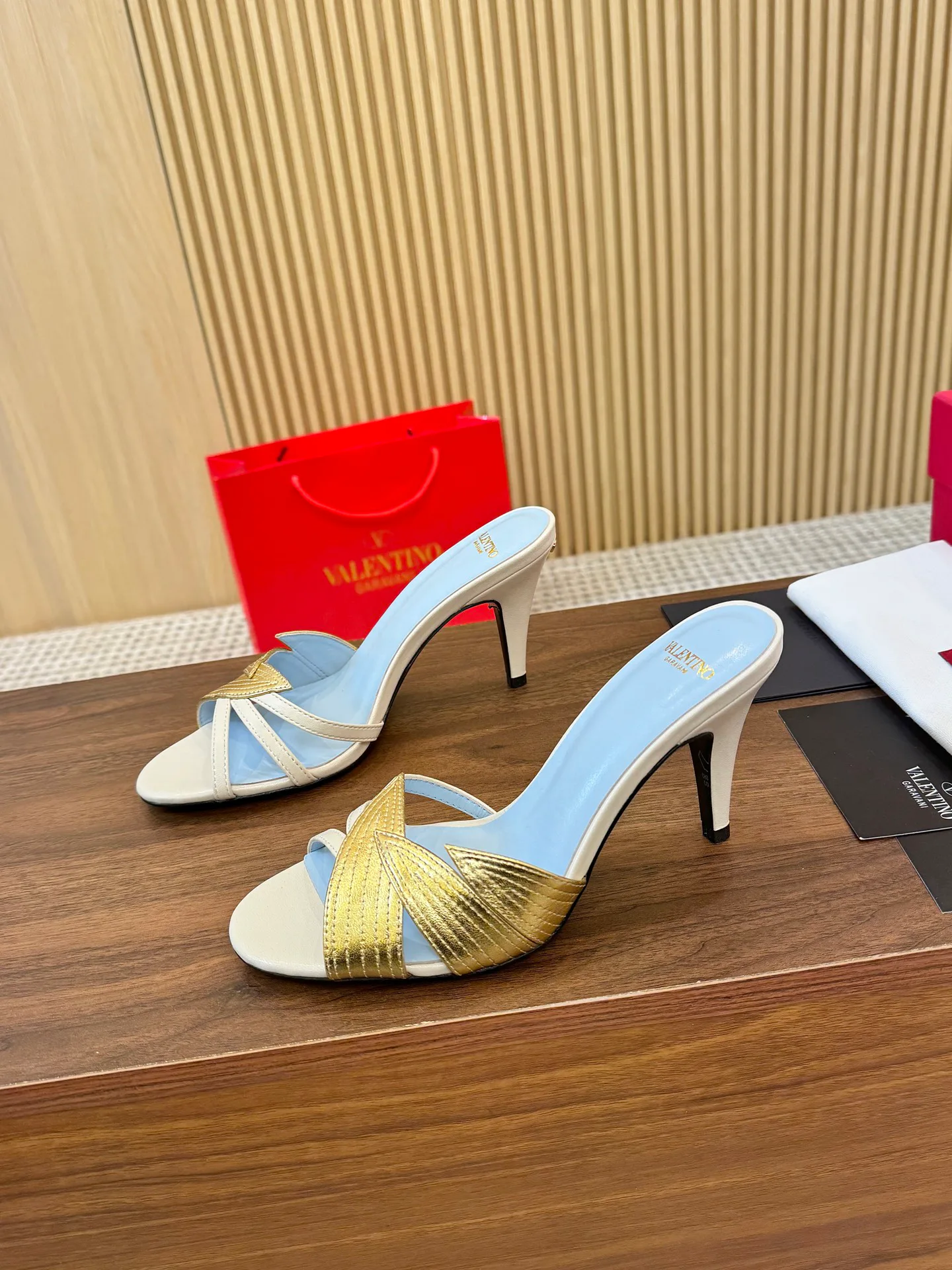 Босоножки Женские Valentino 9737240