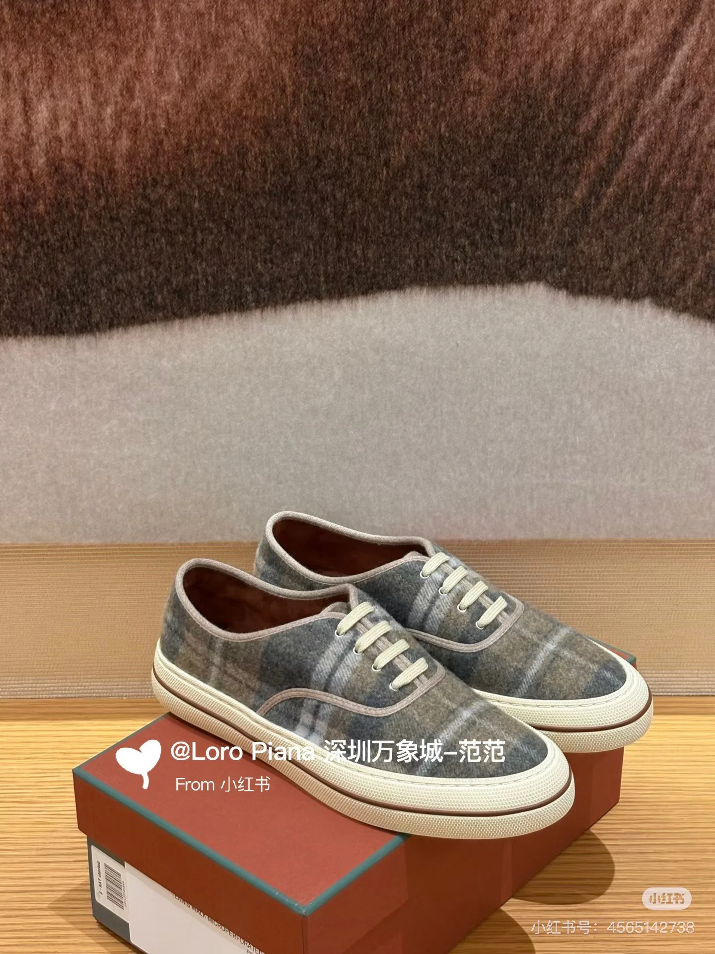 Кроссовки Женские Loro Piana 18258094