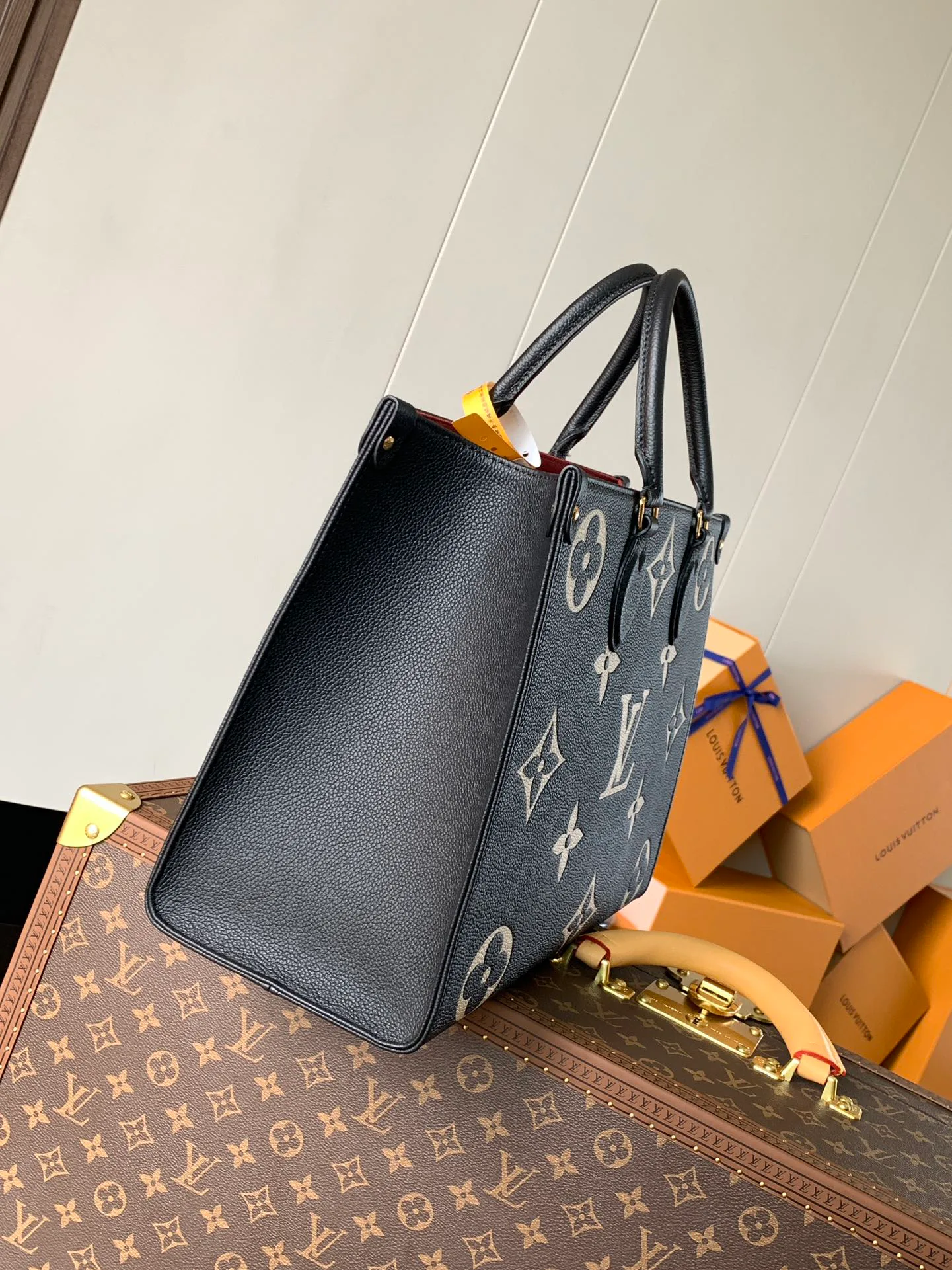Классические Сумки Женские Louis Vuitton 18148127
