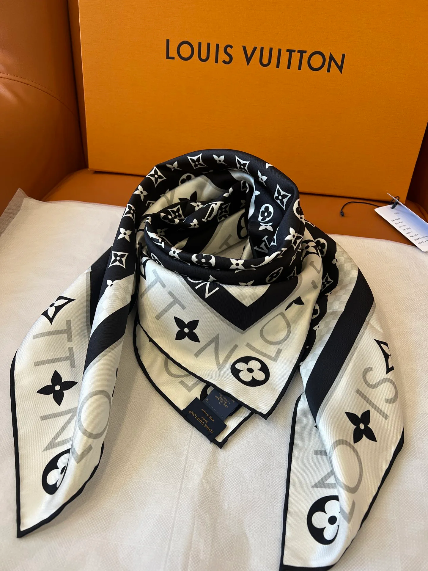 Платки Louis Vuitton 13855802