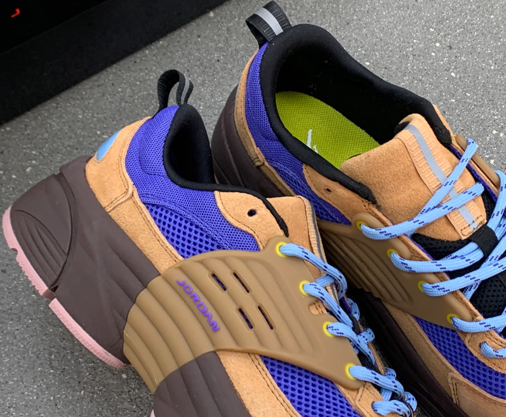 Кроссовки Женские Air Jordan 1261111