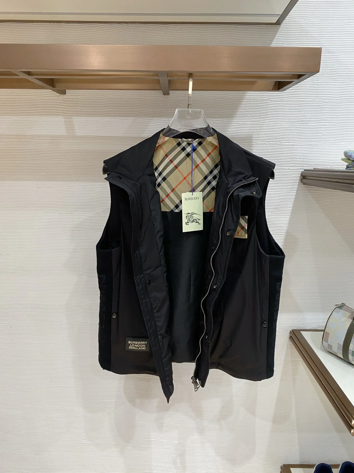 Жилеты Женские Burberry 10708573