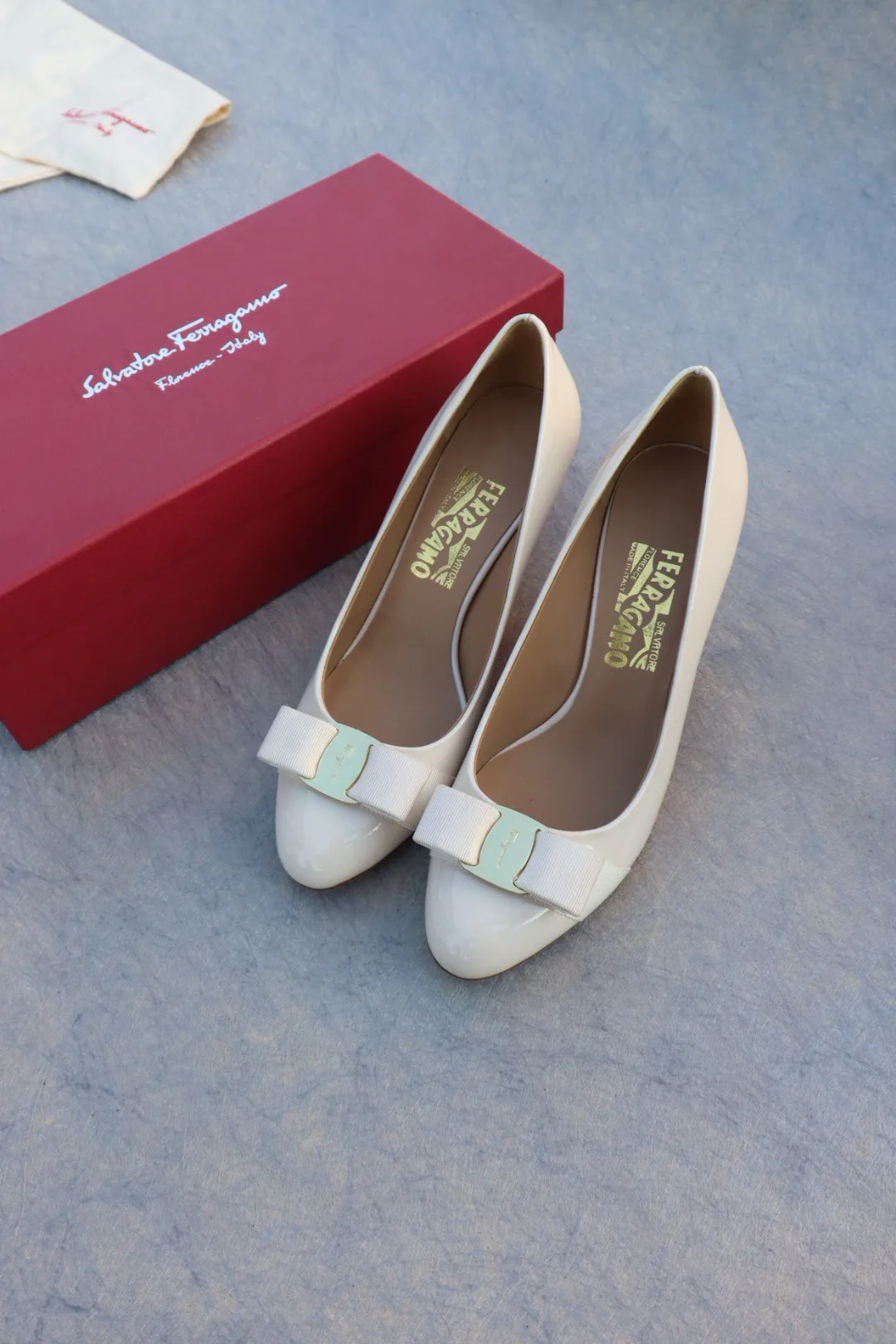 Туфли Женские Salvatore Ferragamo 888970