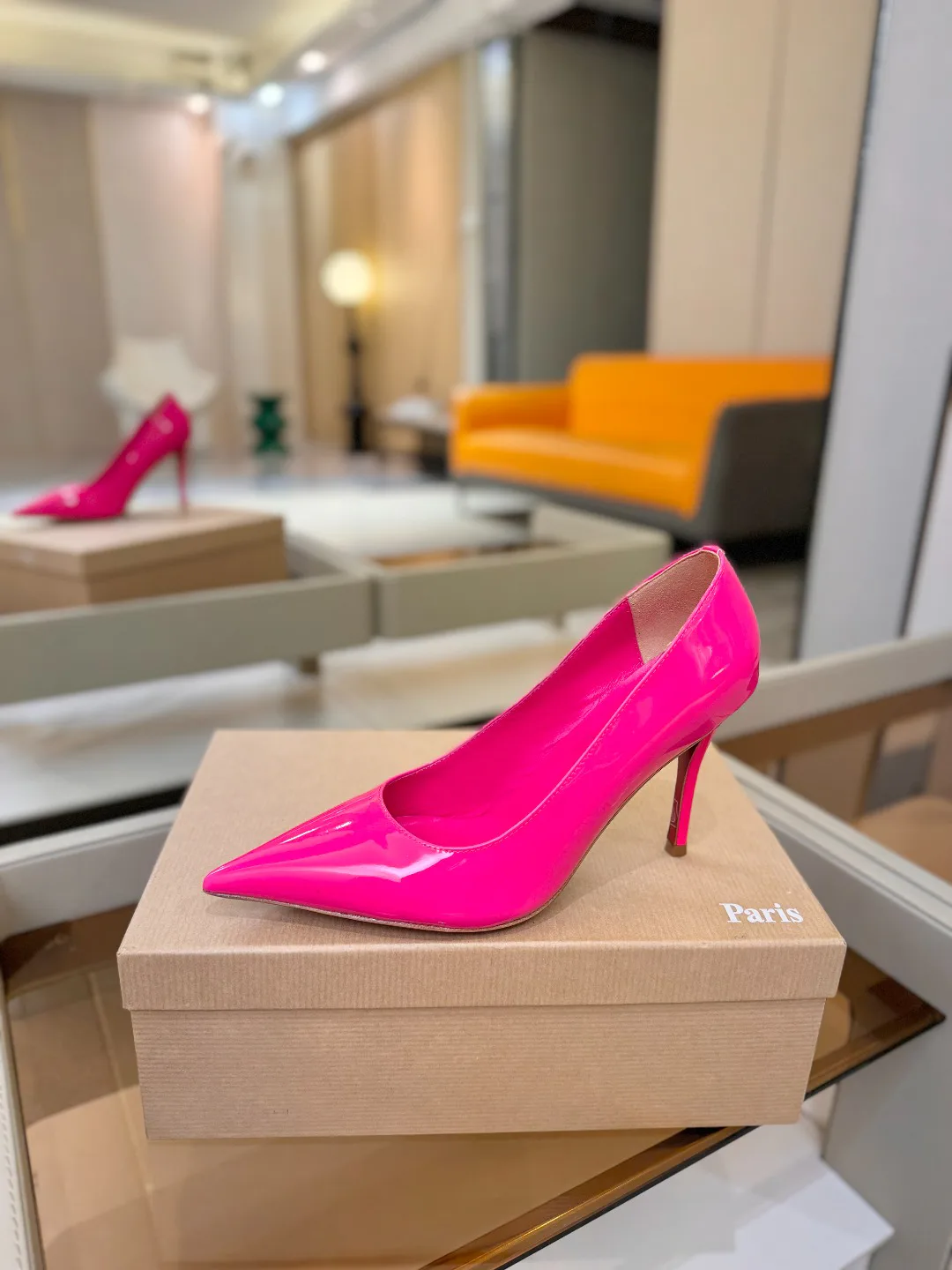 Туфли Женские Christian Louboutin 17981463