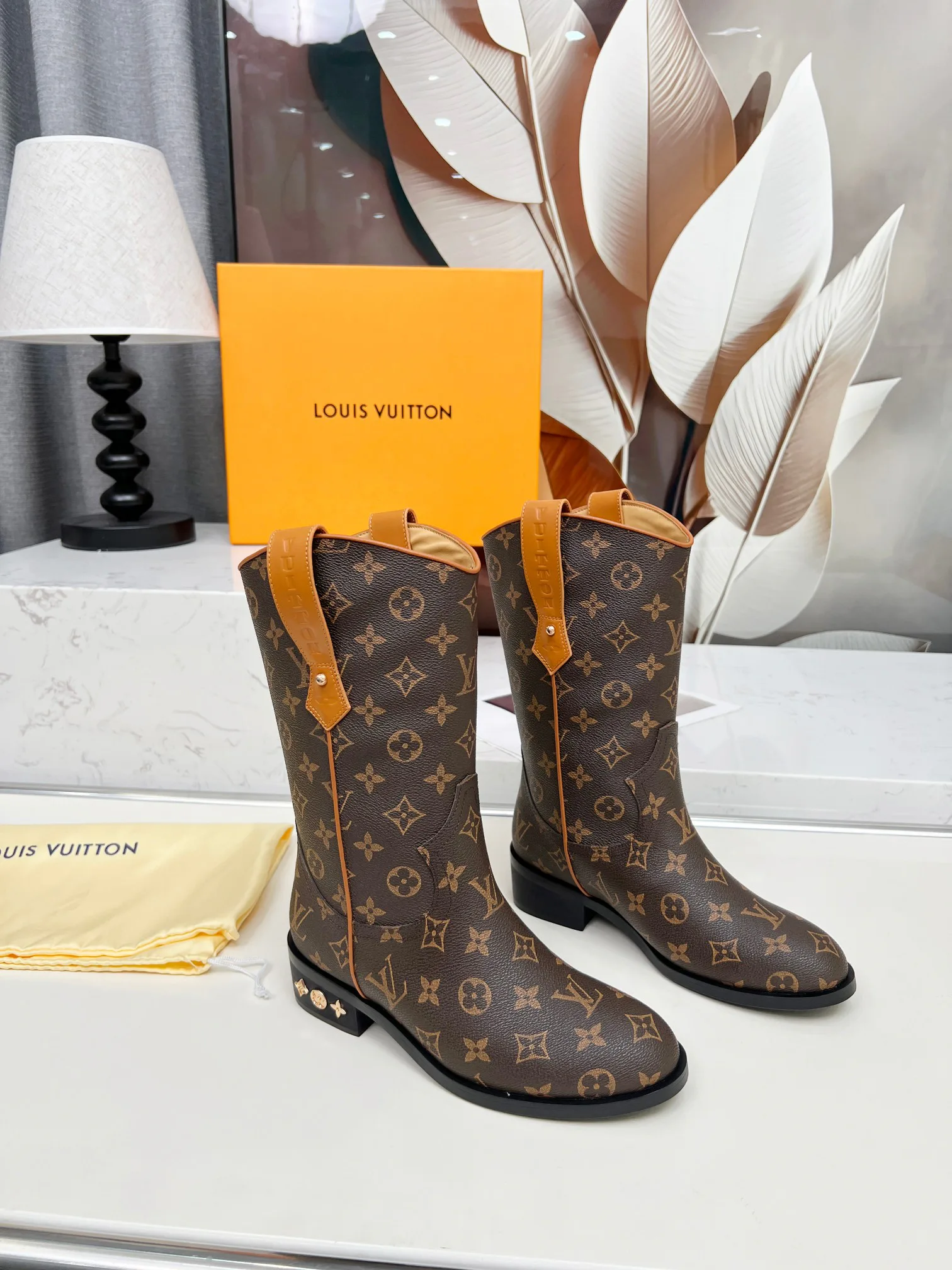 Ботинки Женские Louis Vuitton 17948506