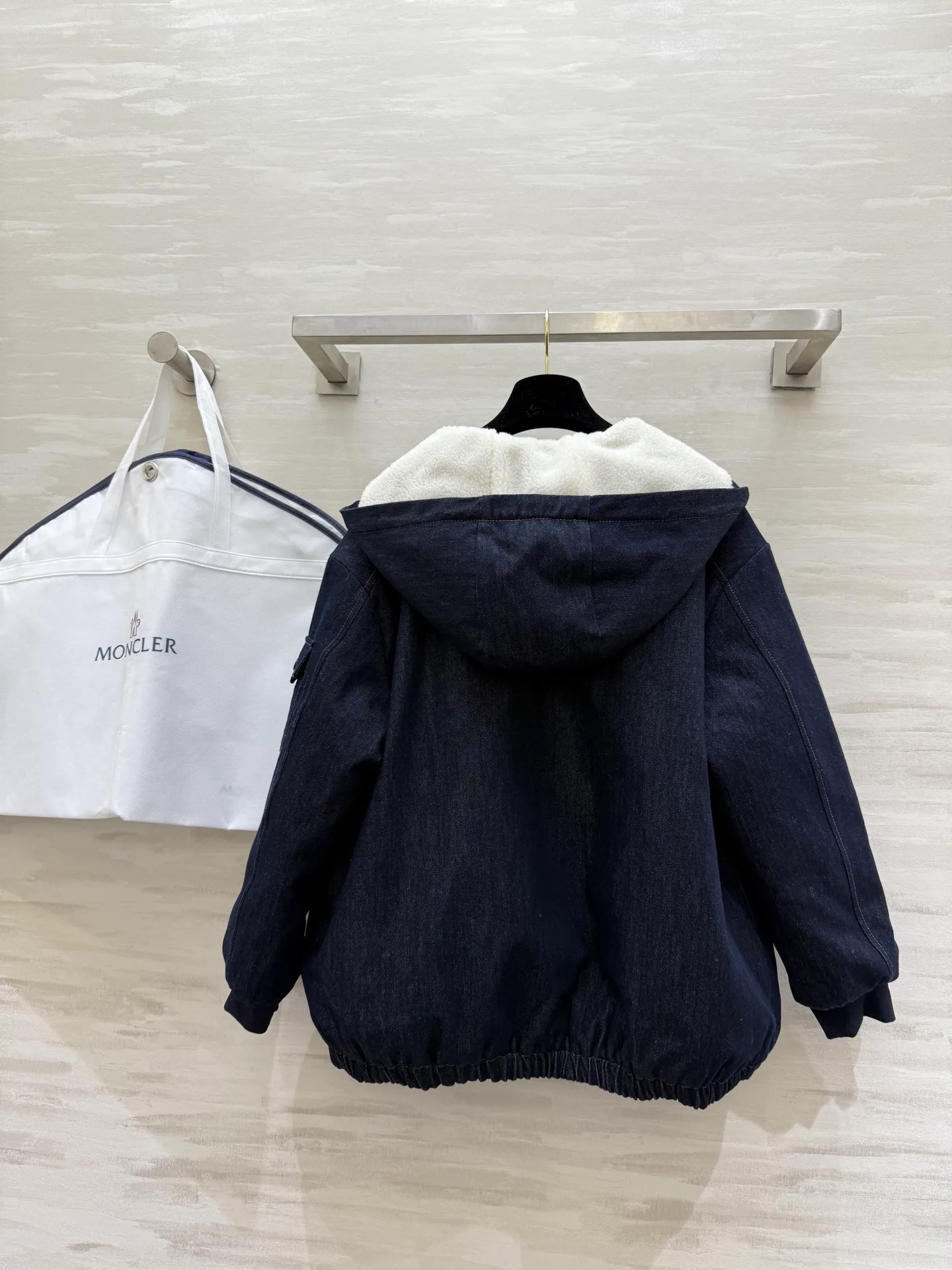 Куртки И Пуховики Женские Moncler 600352
