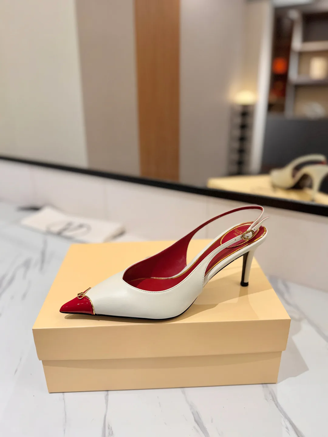 Босоножки Женские Valentino 18134958