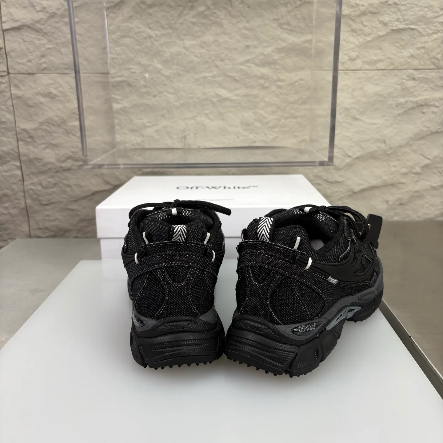 Кроссовки Женские Off-White 18351520