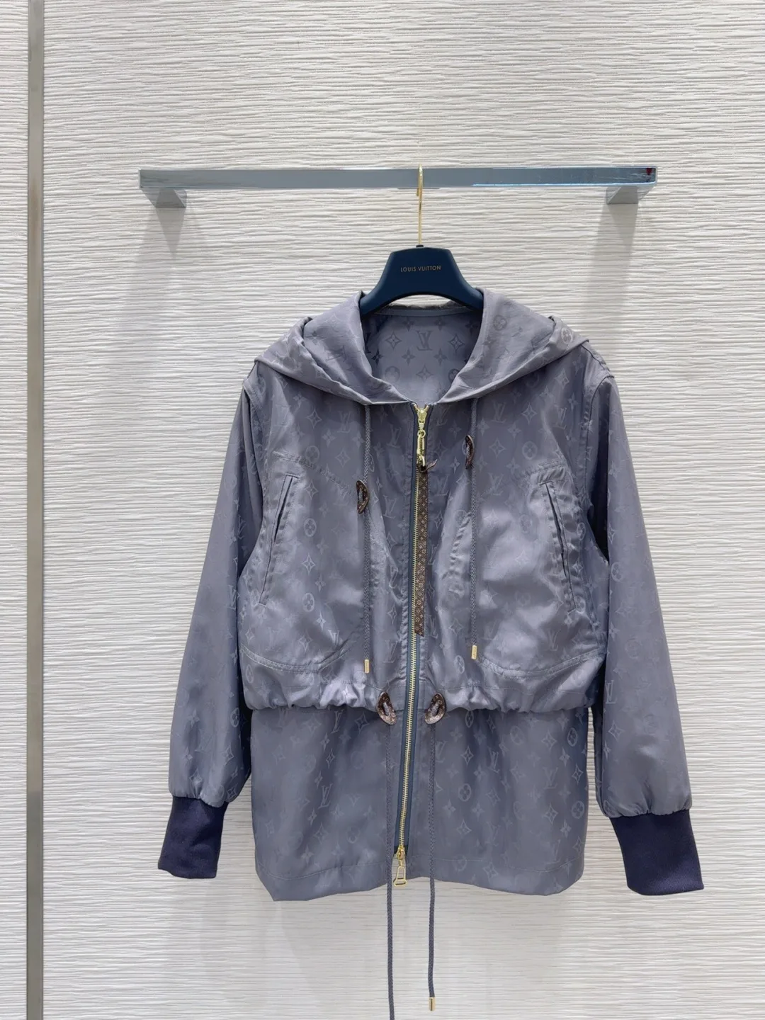 Куртки И Пуховики Женские Louis Vuitton 8776