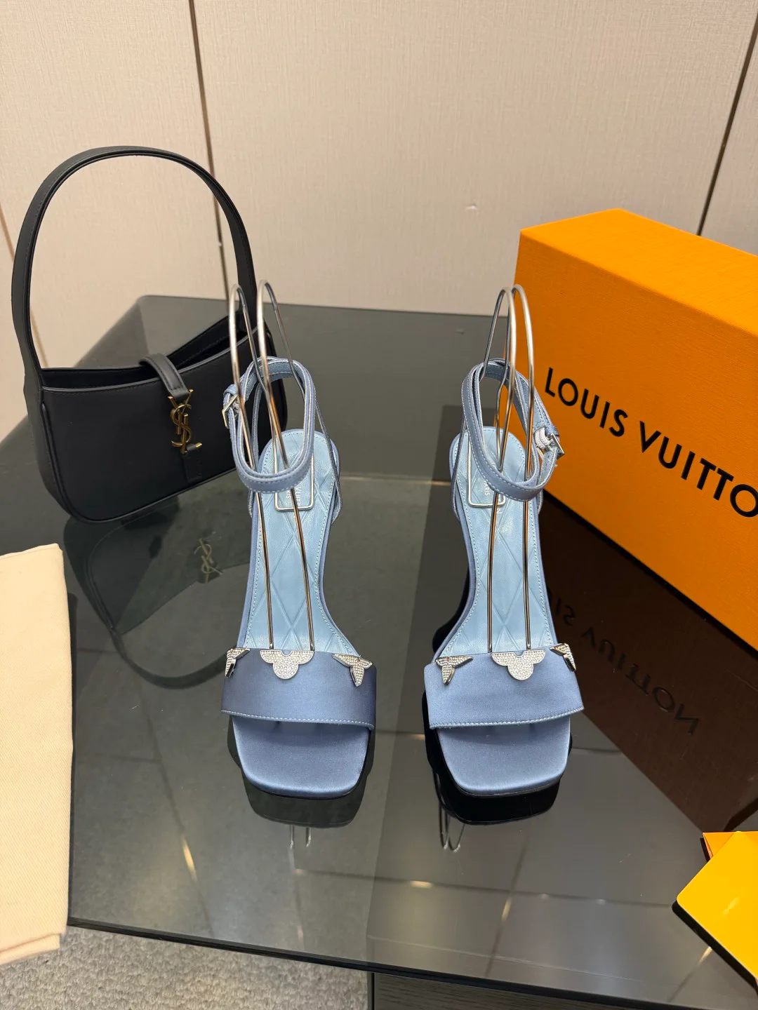 Босоножки Женские Louis Vuitton 5052036