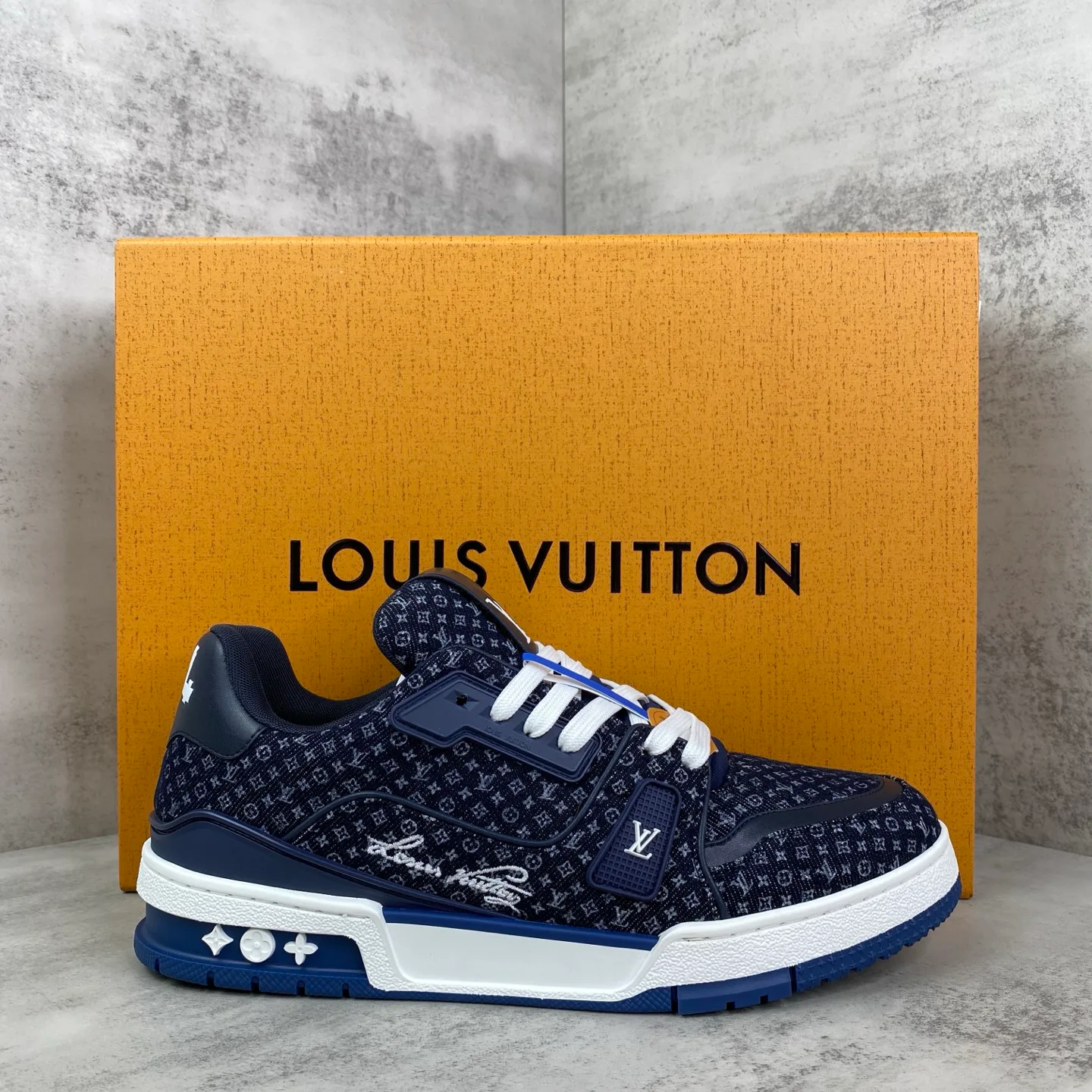 Кроссовки Женские Louis Vuitton 18039058