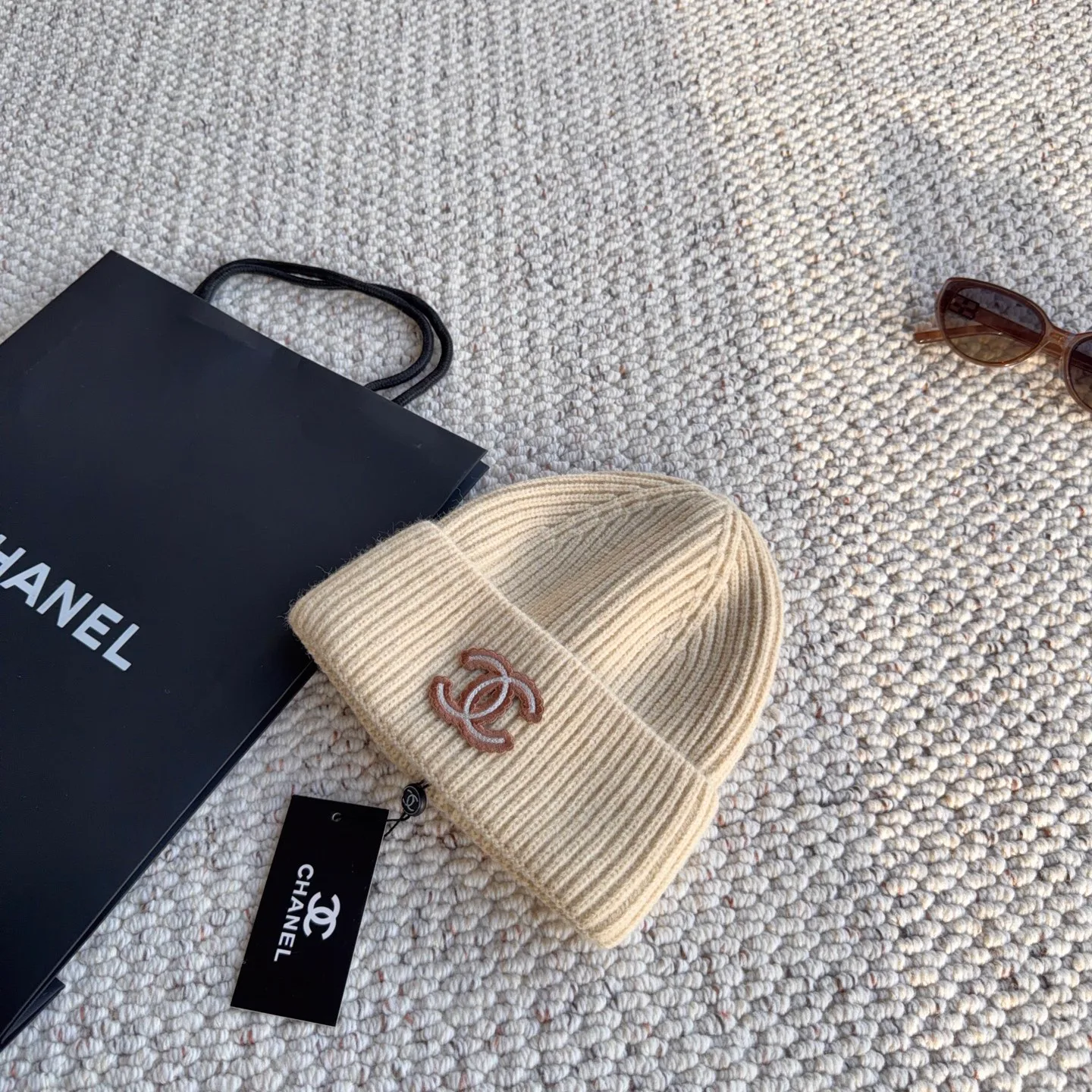 Головные Уборы Chanel 18450124