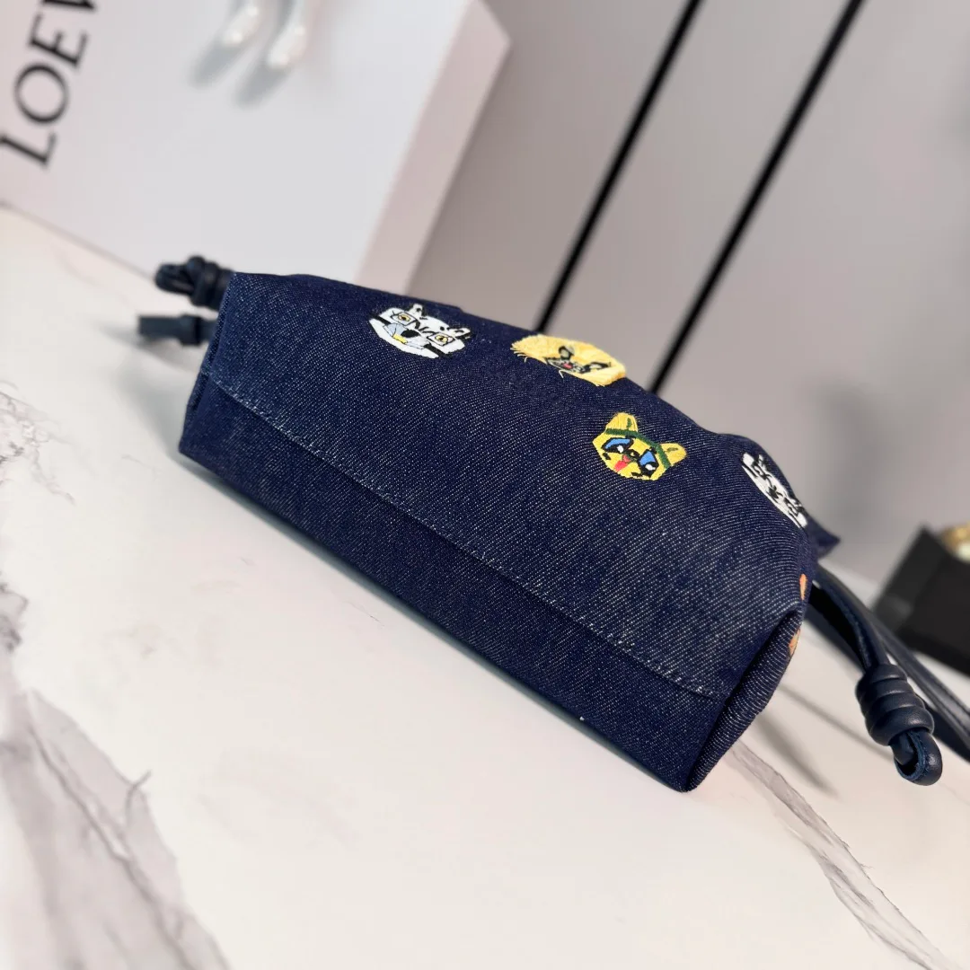 Клатчи Женские Loewe 13174373