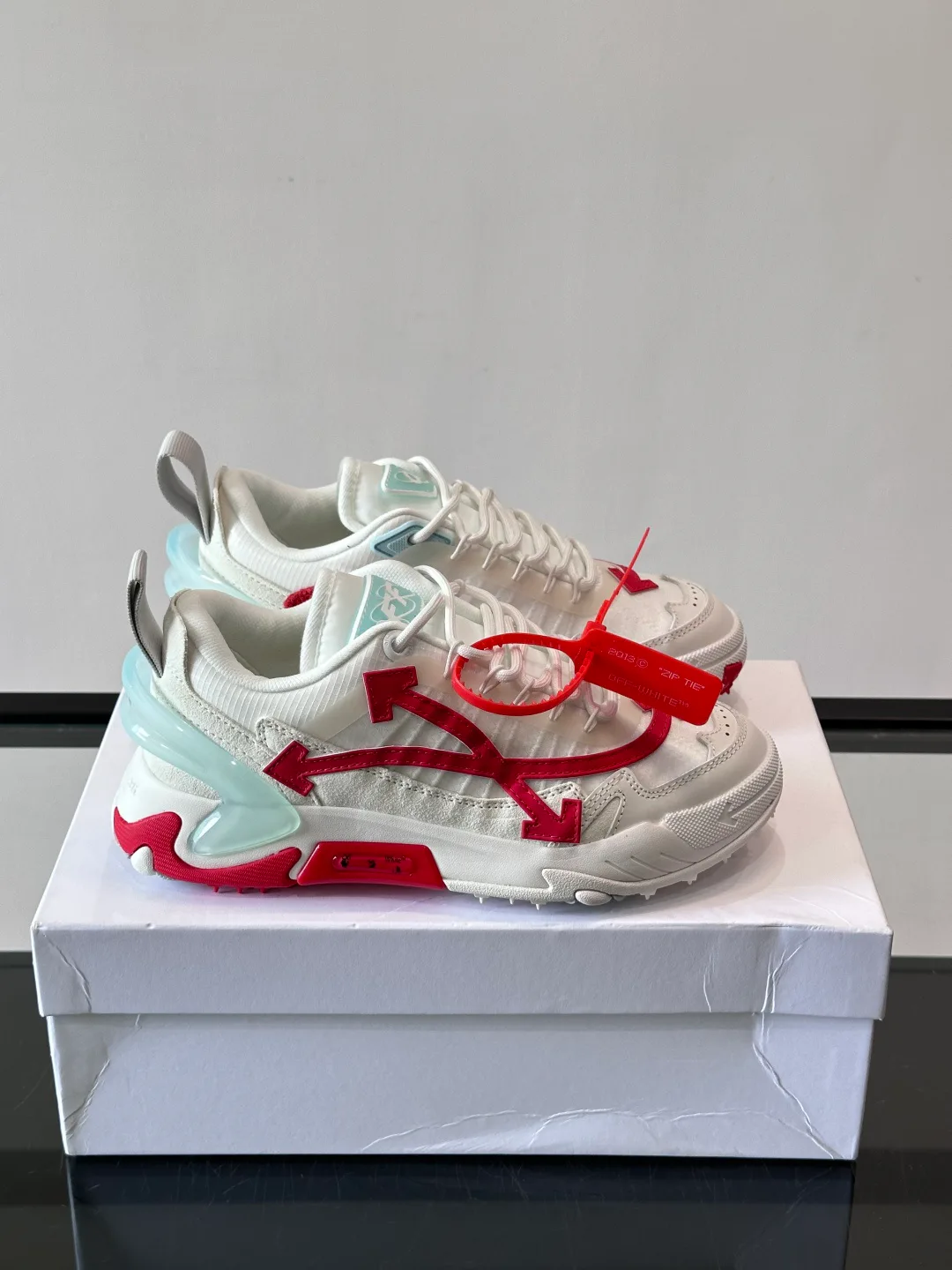 Кроссовки Женские Off-White 17689327