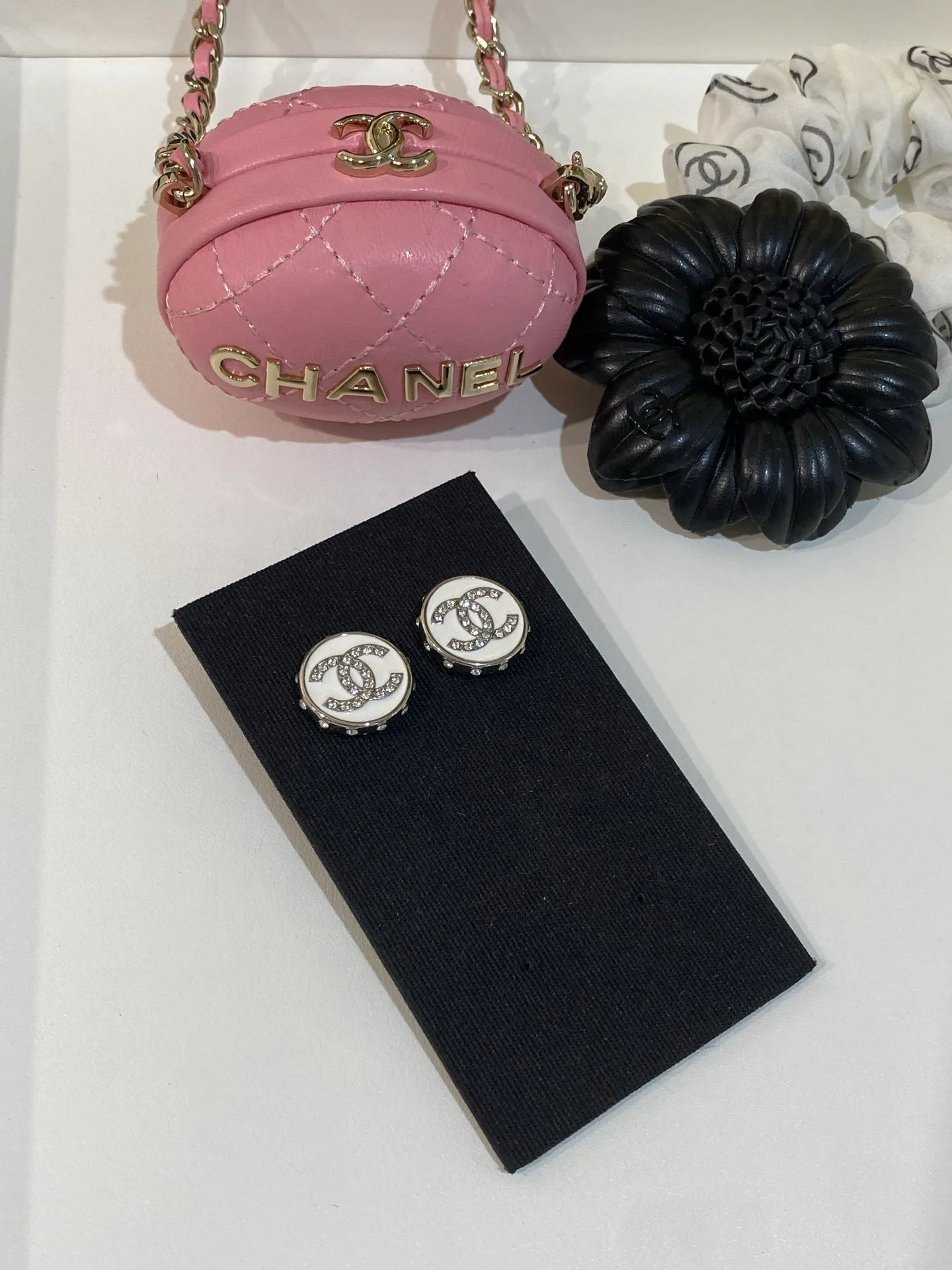 Бижутерия Chanel 18122408