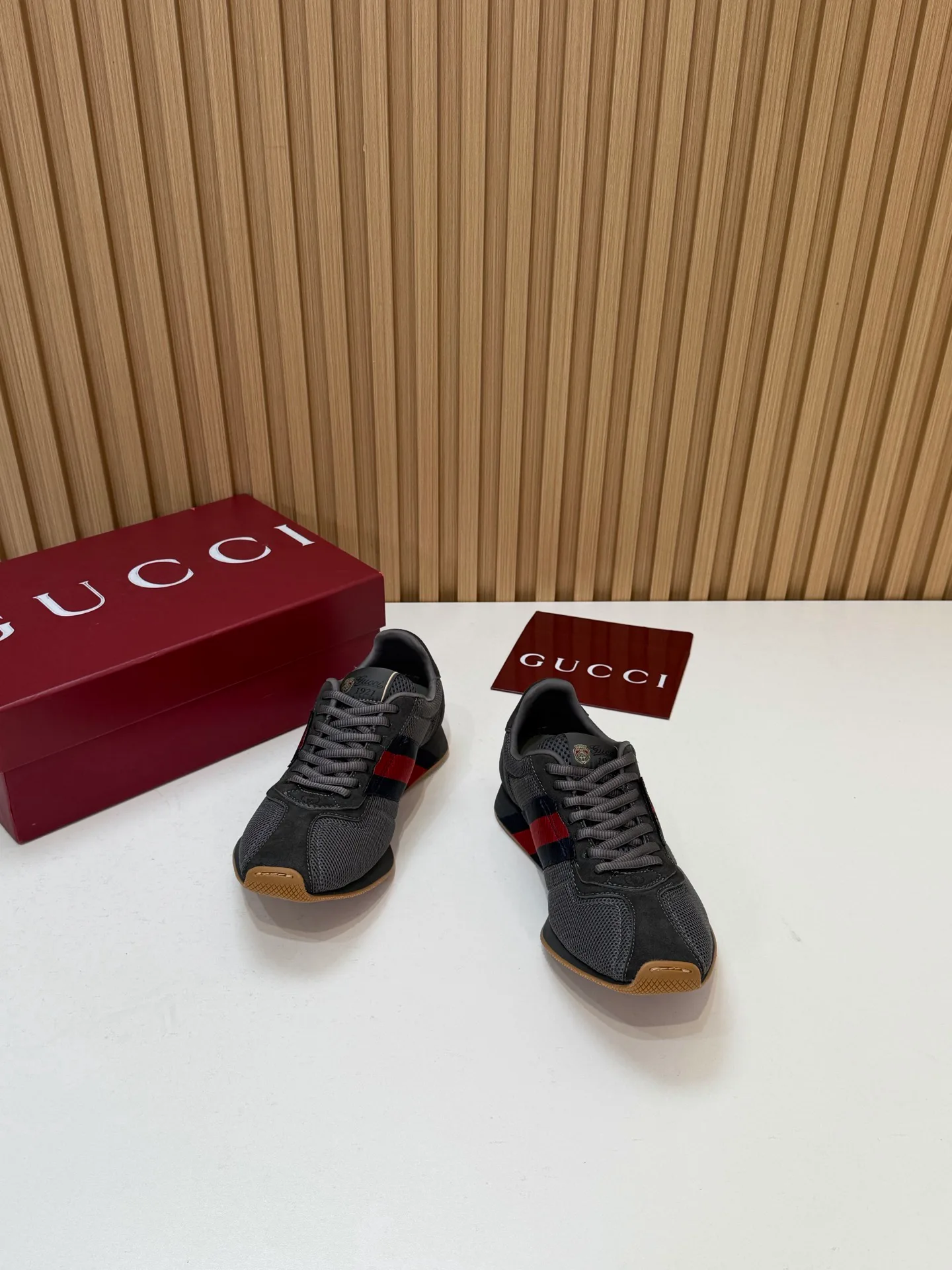 Кроссовки Женские Gucci 19766247