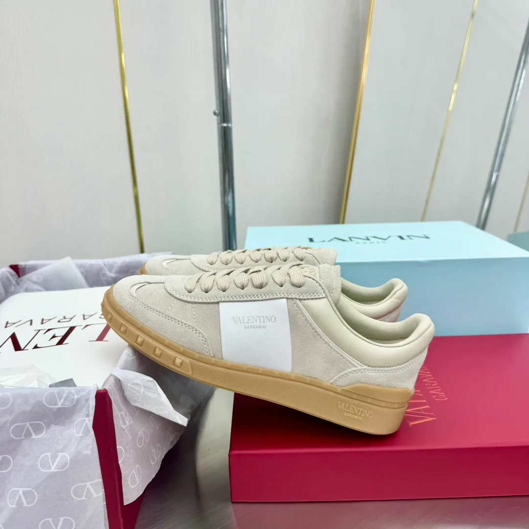 Кроссовки Женские Valentino 17955034