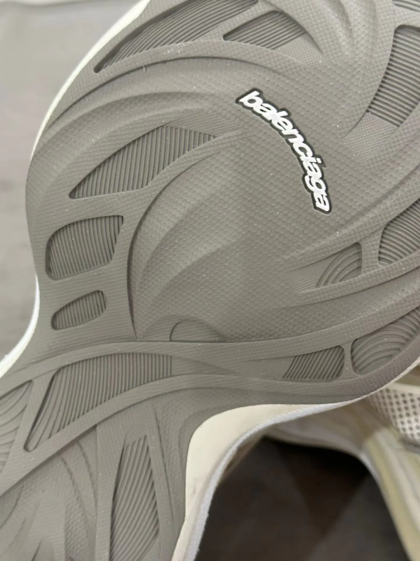 Кроссовки Женские Balenciaga 17001292