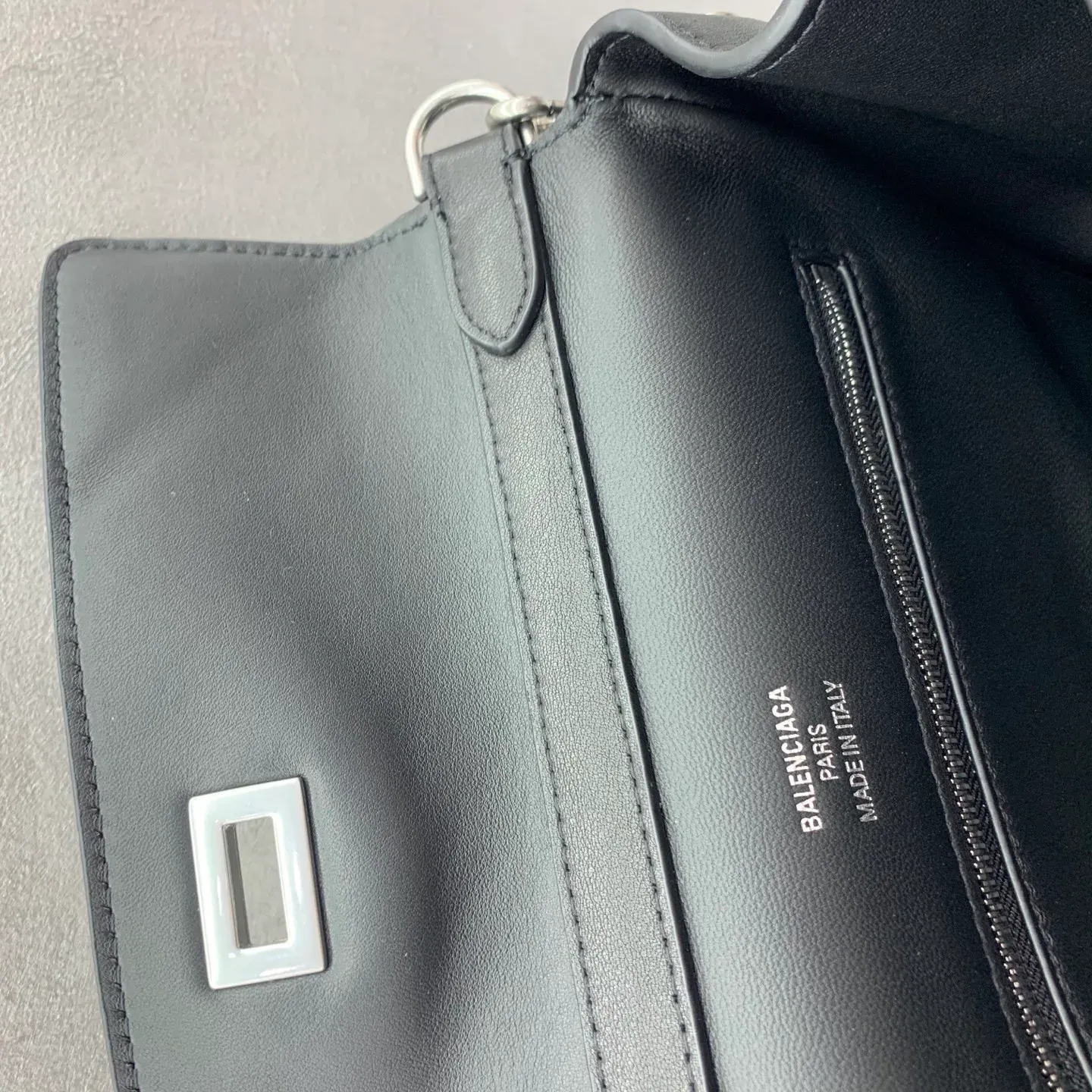 Сумки На Ремне Женские Balenciaga 5032502