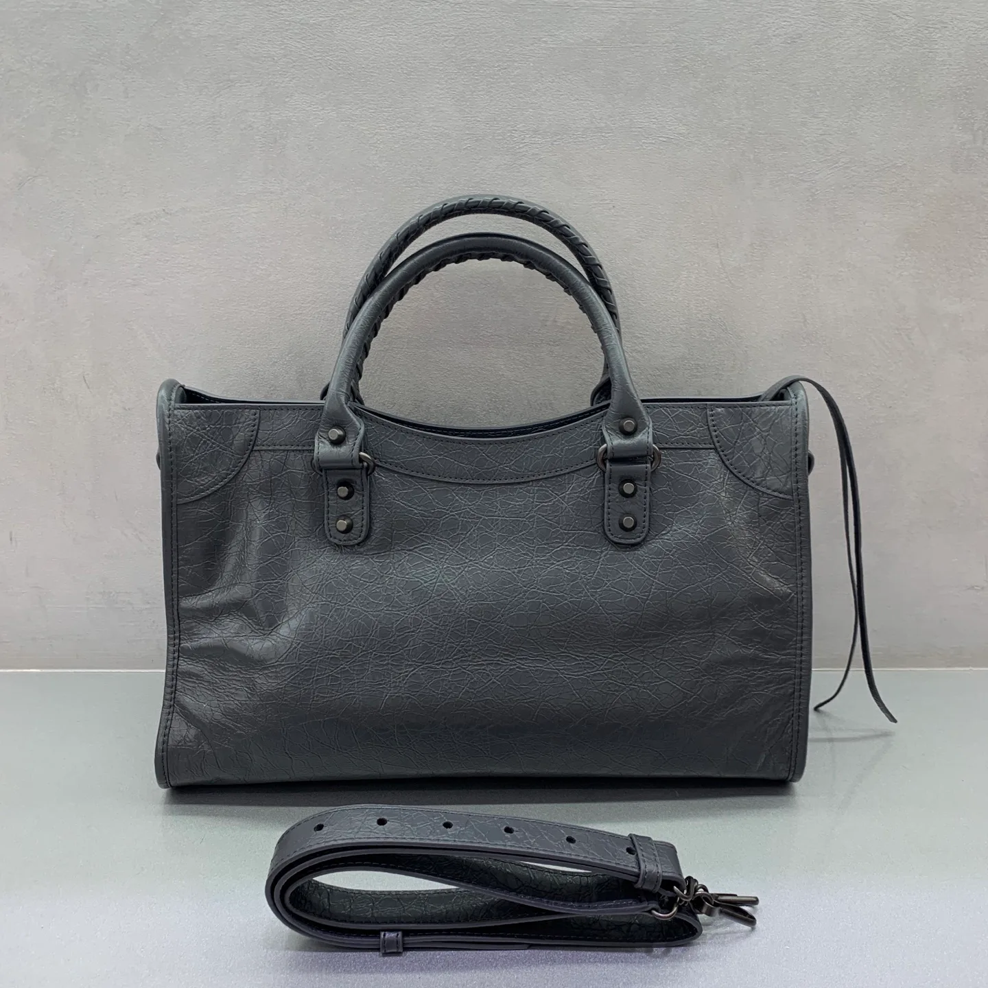 Классические Сумки Женские Balenciaga 18136150
