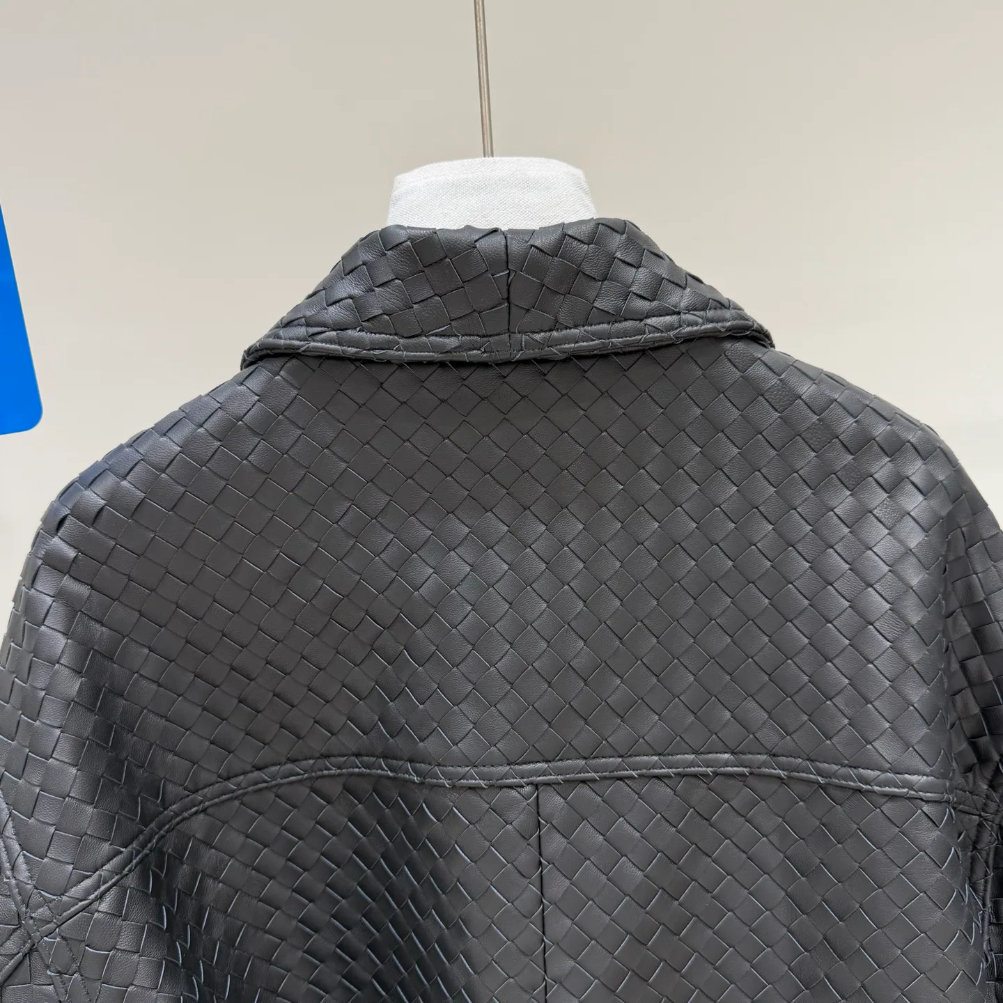 Кожаные Куртки И Дублёнки Женские Bottega Veneta 18335424
