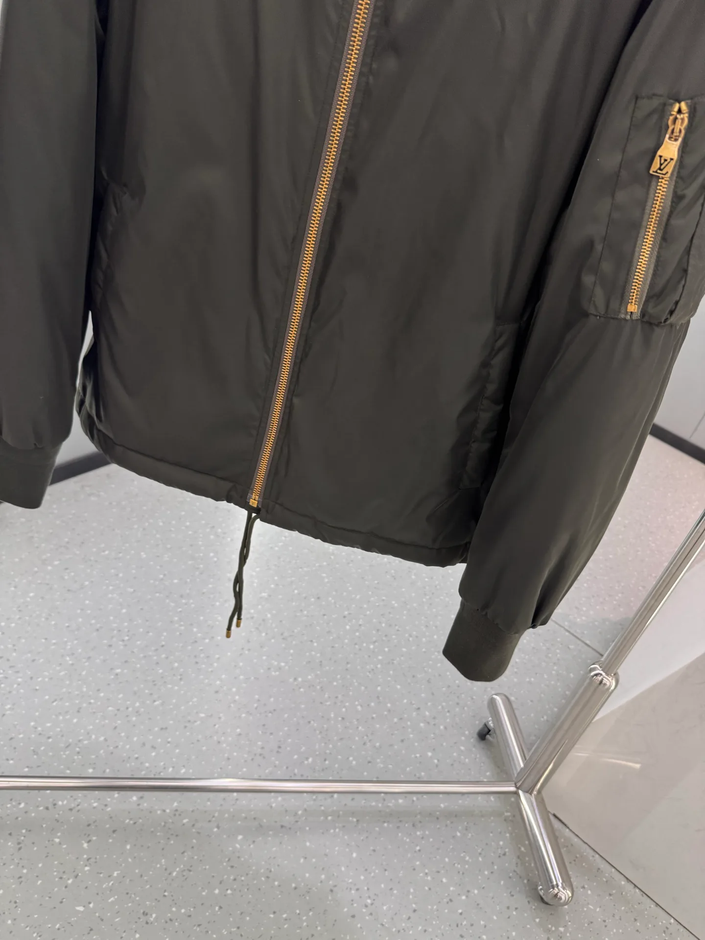 Куртки И Пуховики Мужские Louis Vuitton 1847989