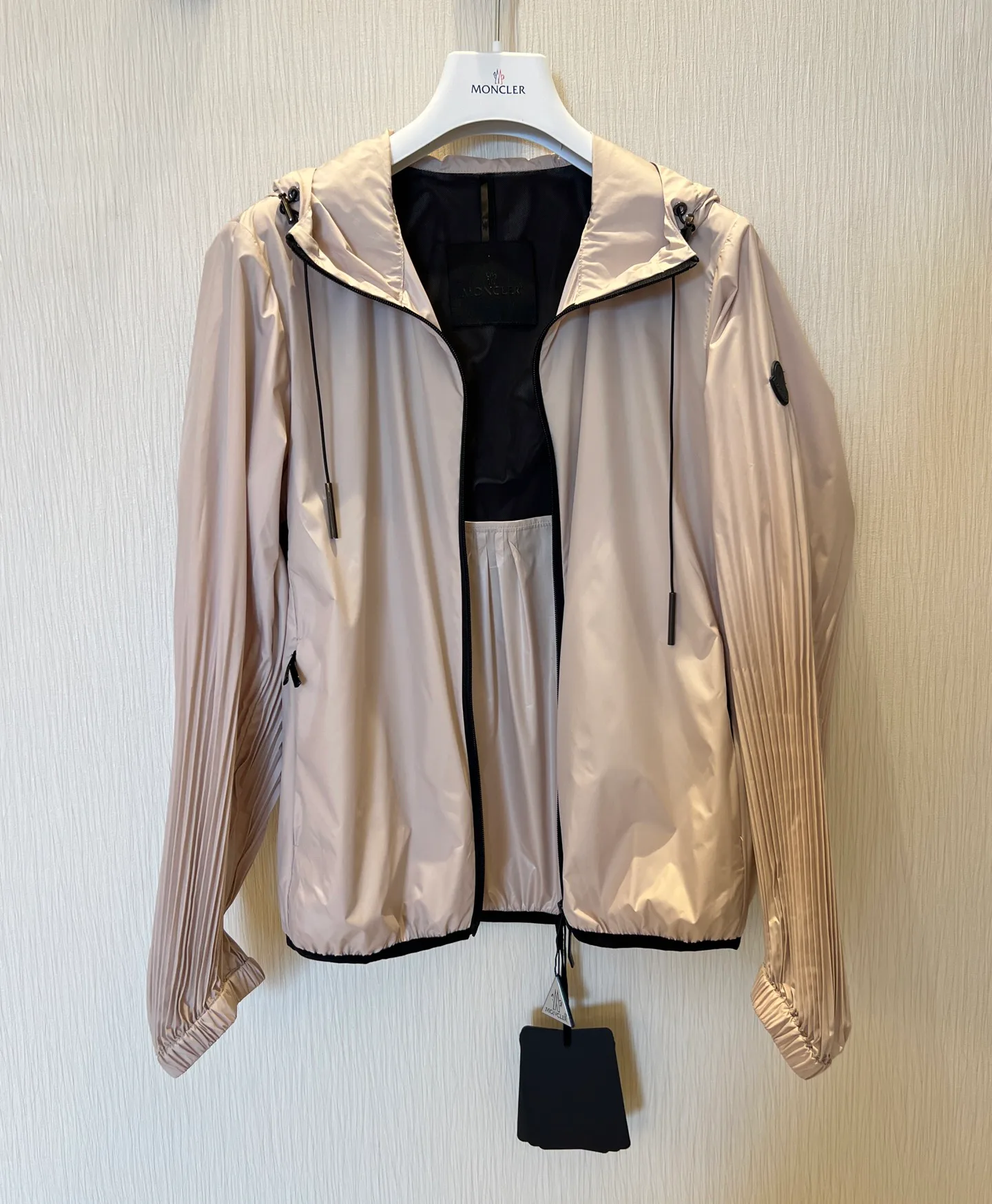 Куртки Женские Moncler Куртки Женские Moncler
