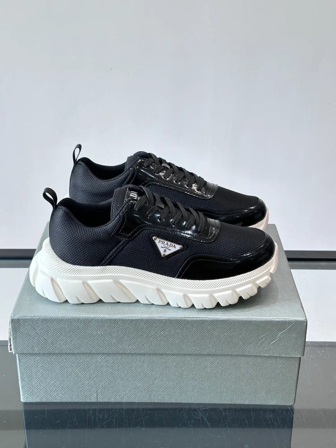 Кроссовки Женские Prada 17328735